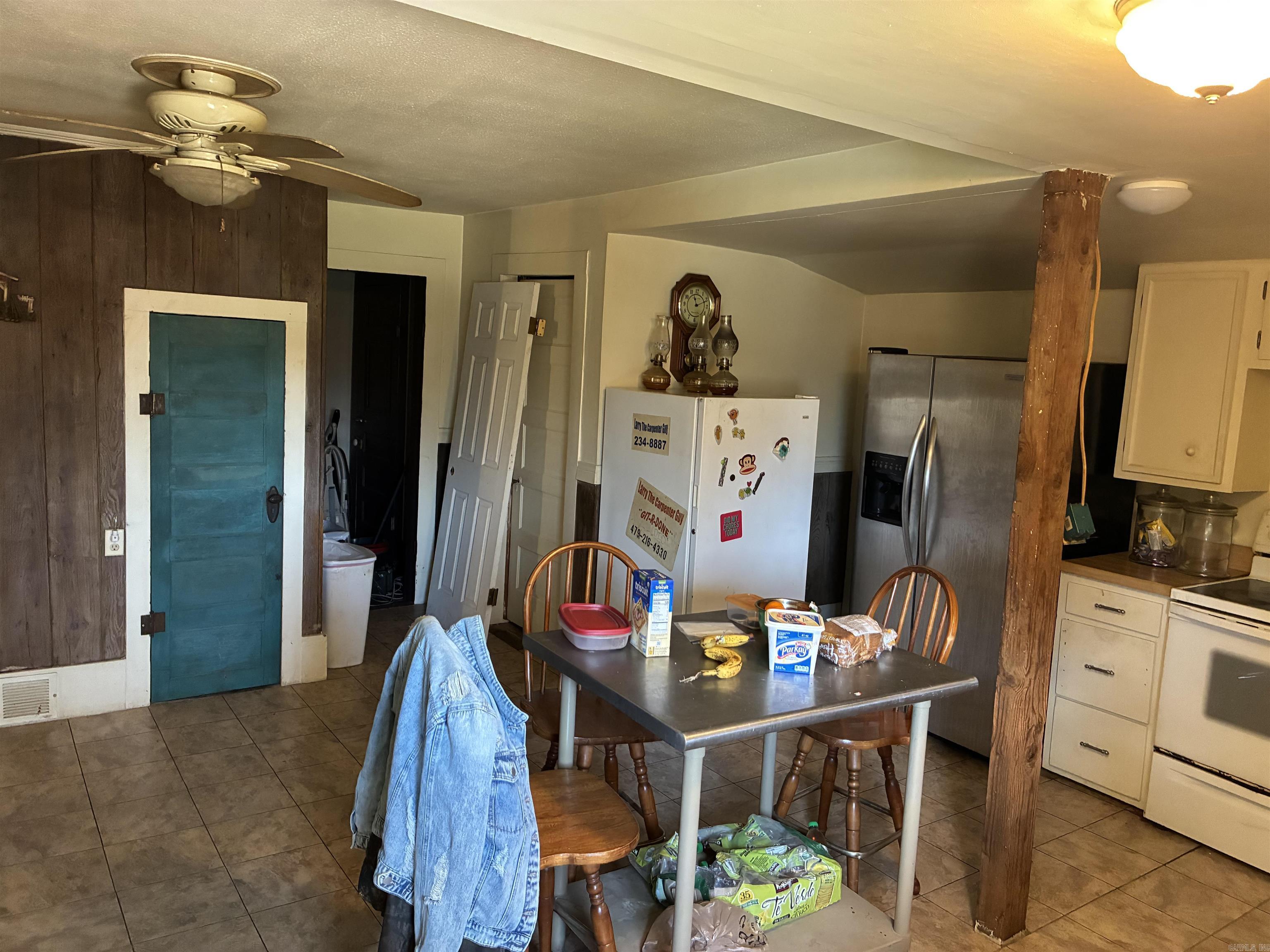 906 W Taylor St  Clarksville, AR