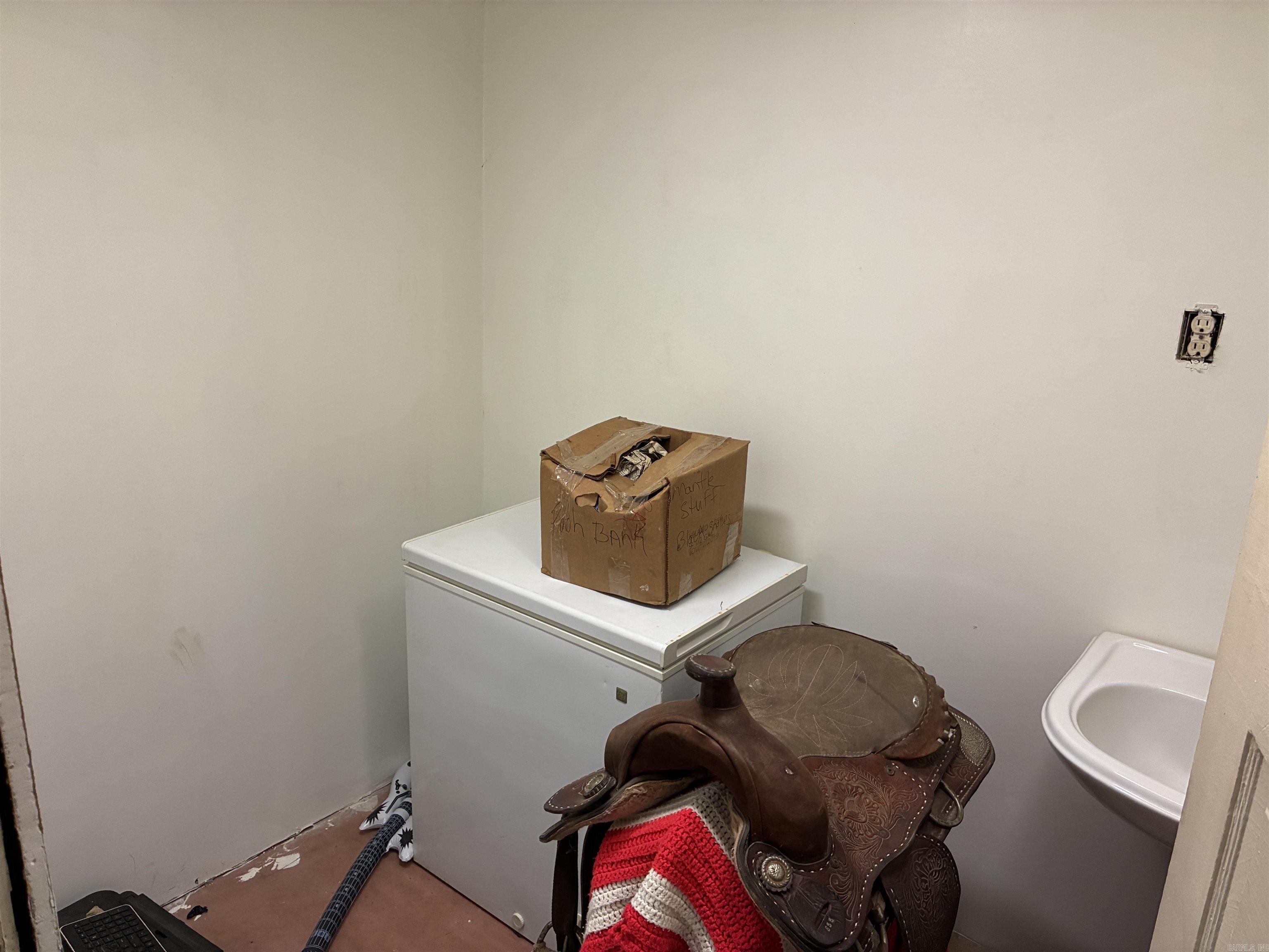 906 W Taylor St  Clarksville, AR