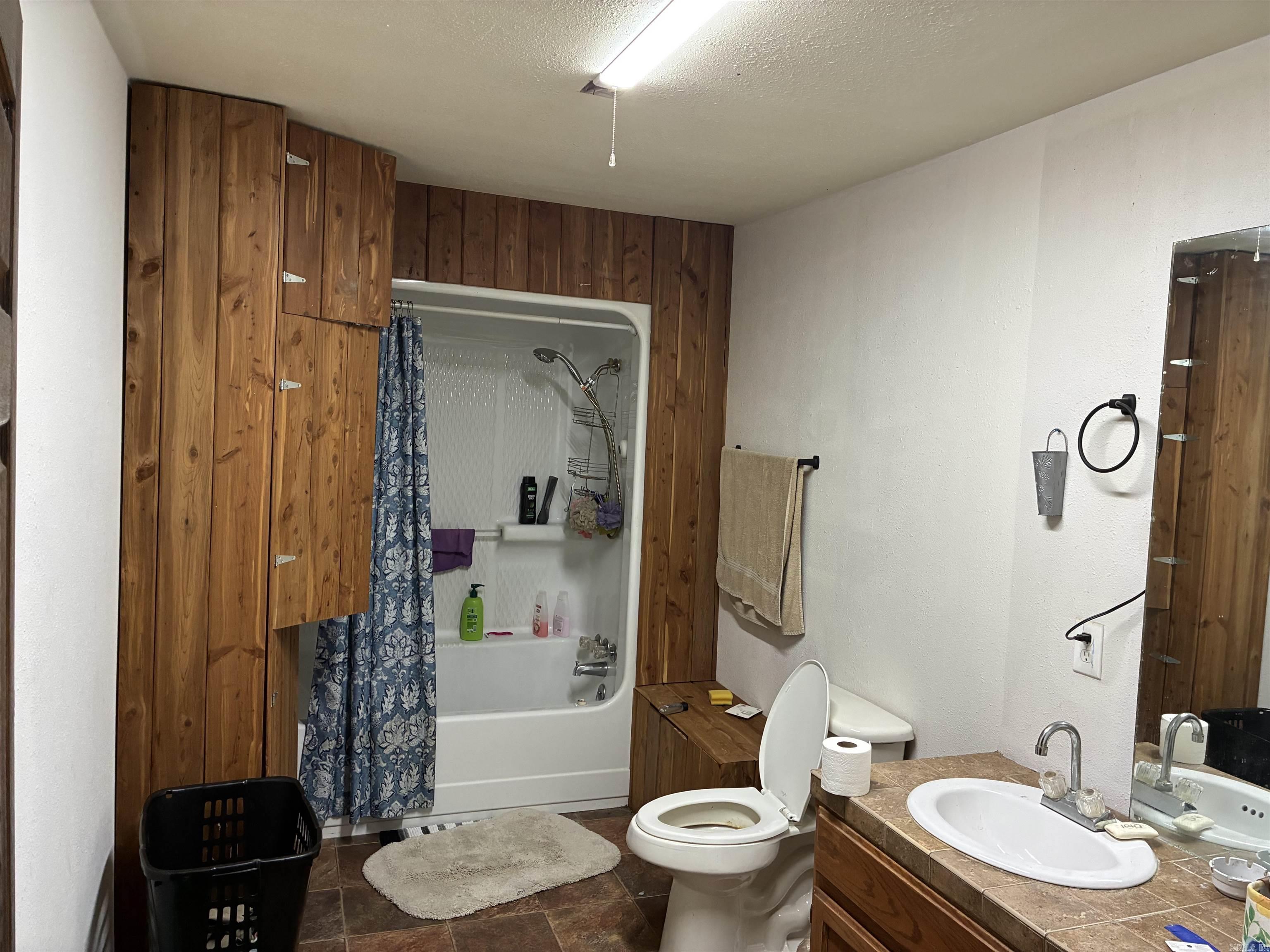 906 W Taylor St  Clarksville, AR