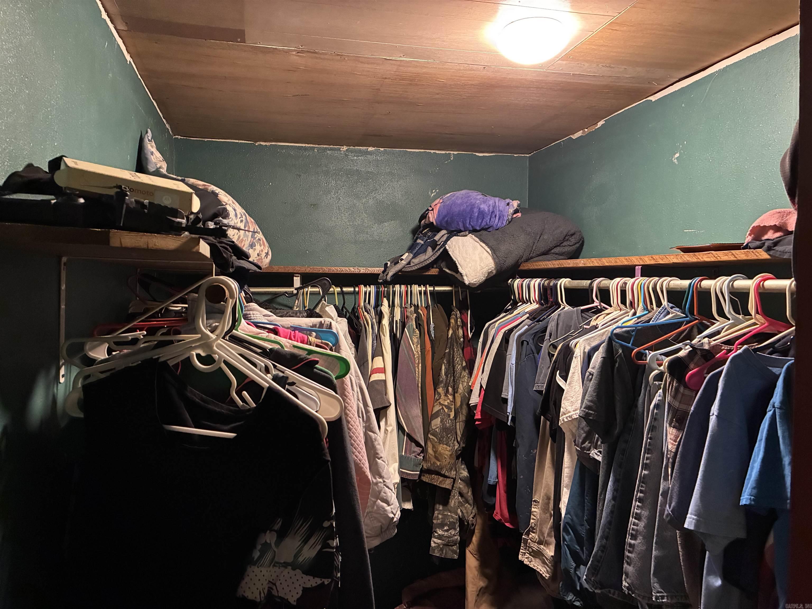 906 W Taylor St  Clarksville, AR