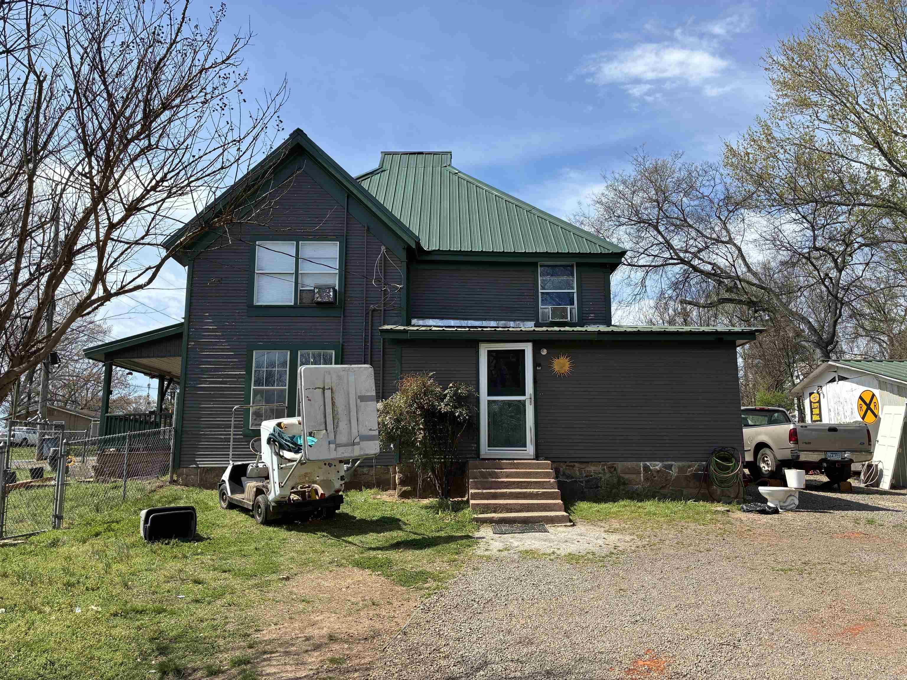 906 W Taylor St  Clarksville, AR