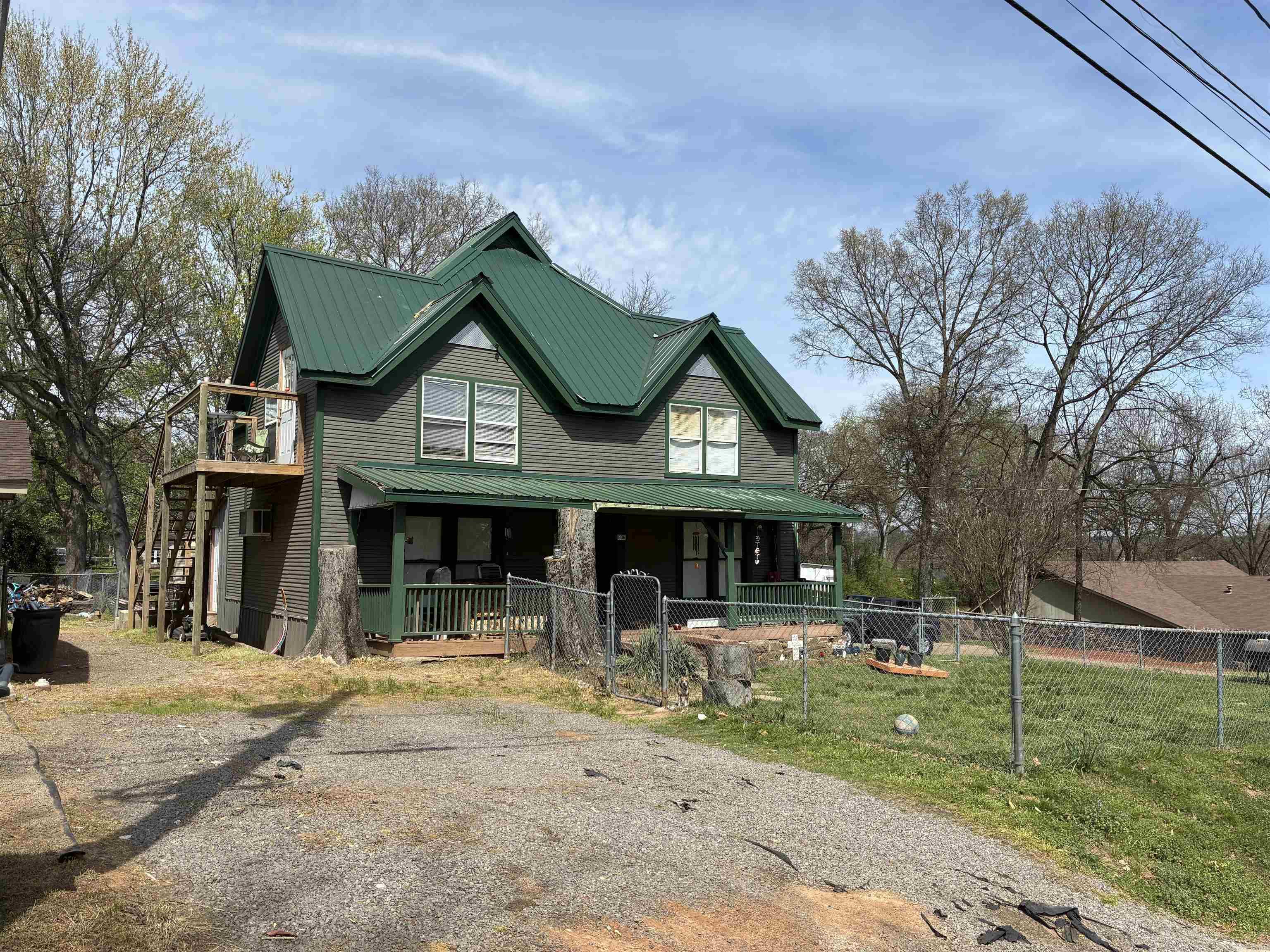 906 W Taylor St  Clarksville, AR