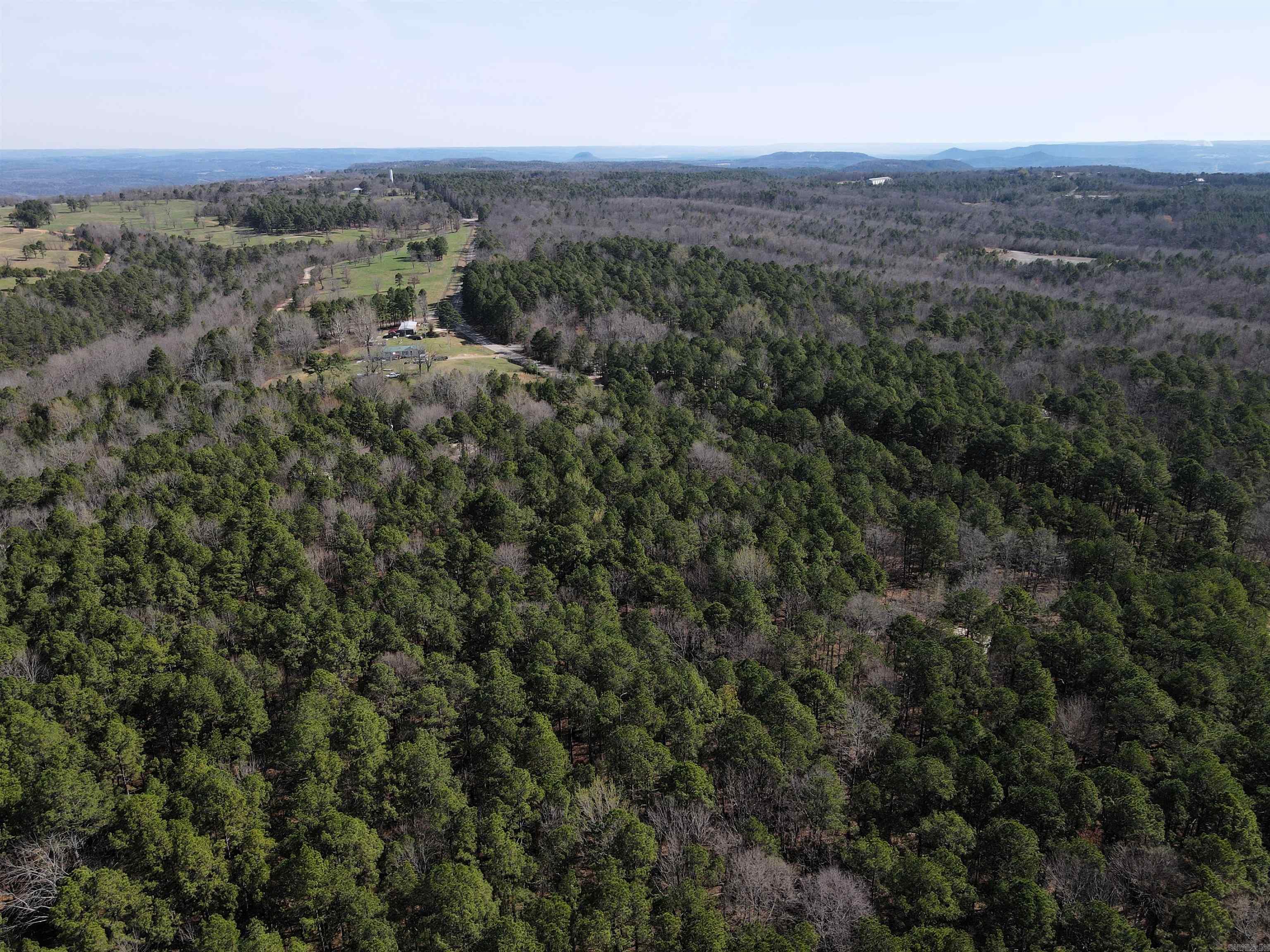 2986 E Mountain  Clinton, AR