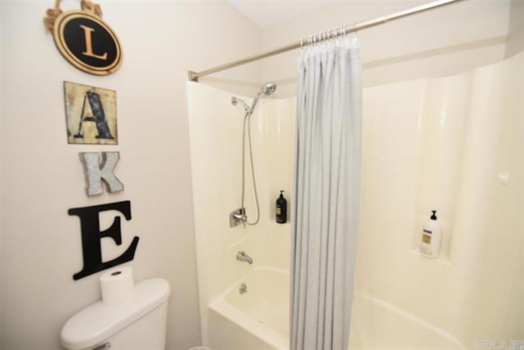 135 Hillview Drive  Fairfield Bay, AR