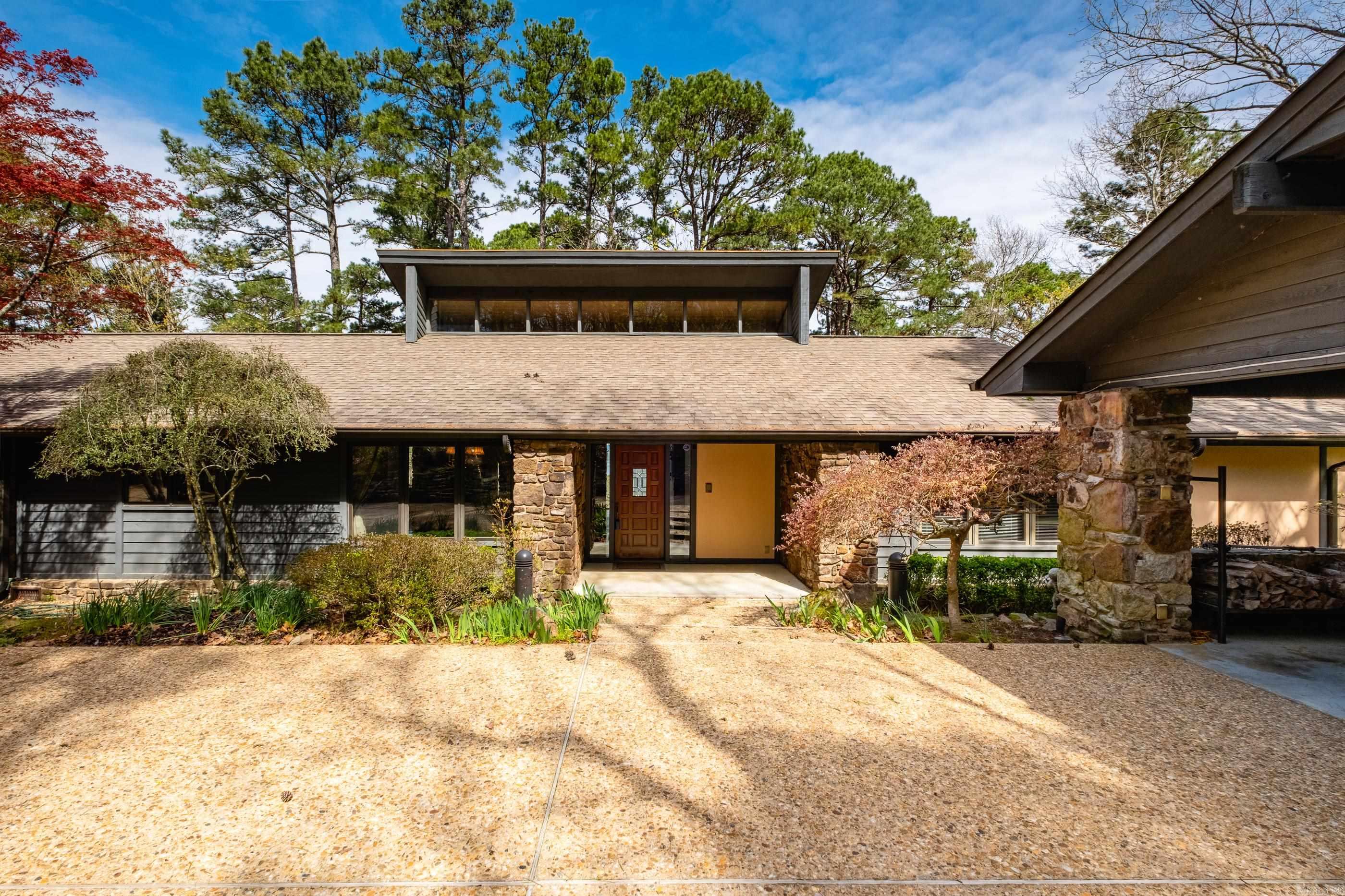 11201 Old Arkansas Drive  Roland, AR