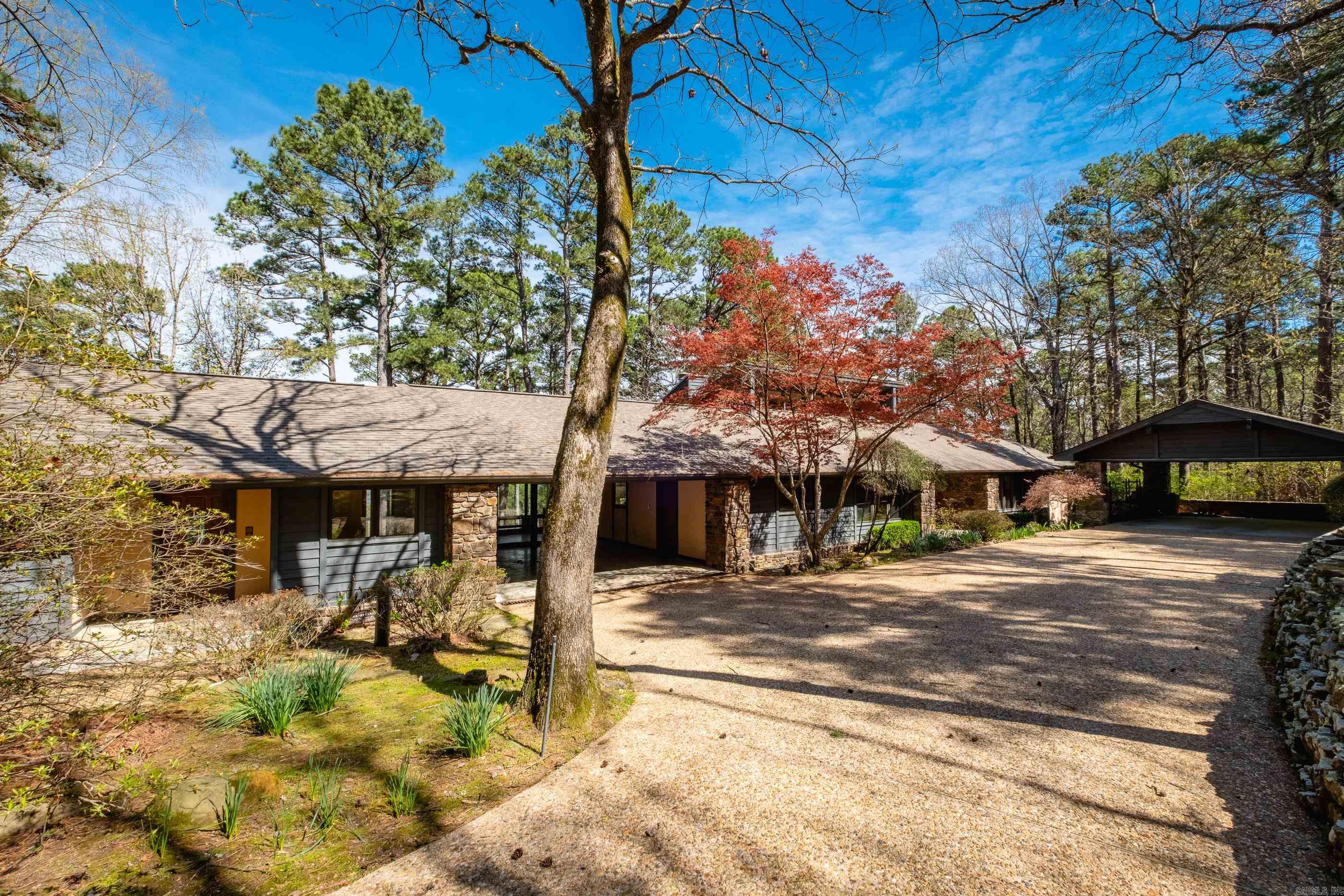 11201 Old Arkansas Drive  Roland, AR