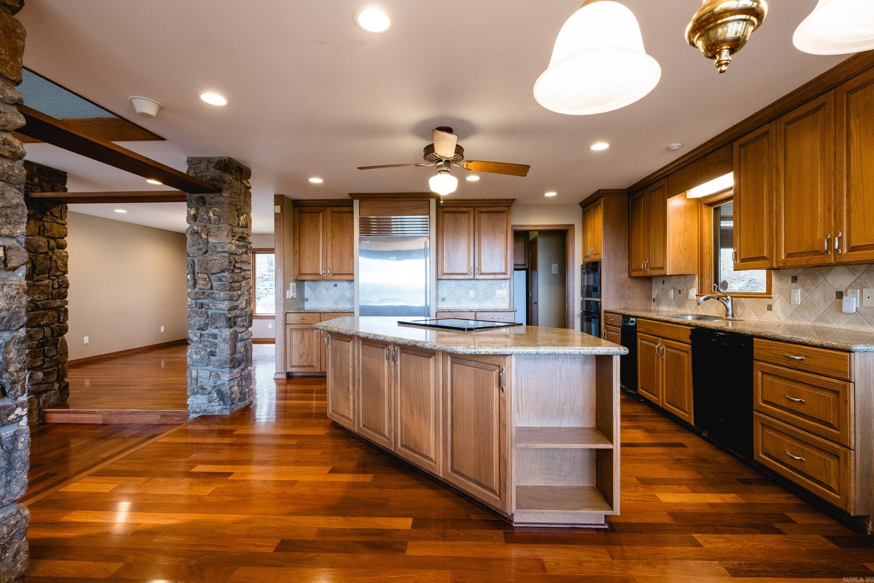 11201 Old Arkansas Drive  Roland, AR