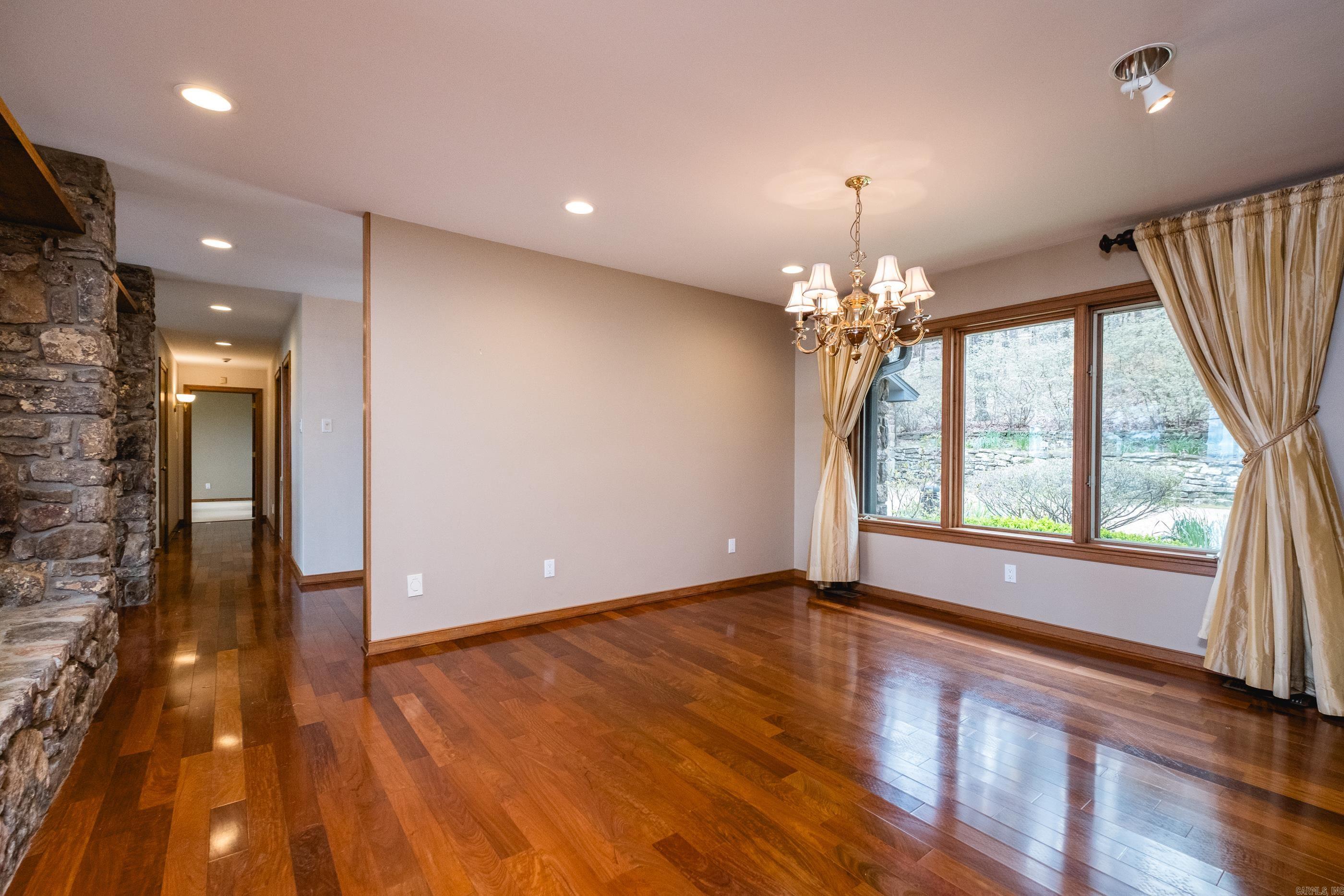 11201 Old Arkansas Drive  Roland, AR