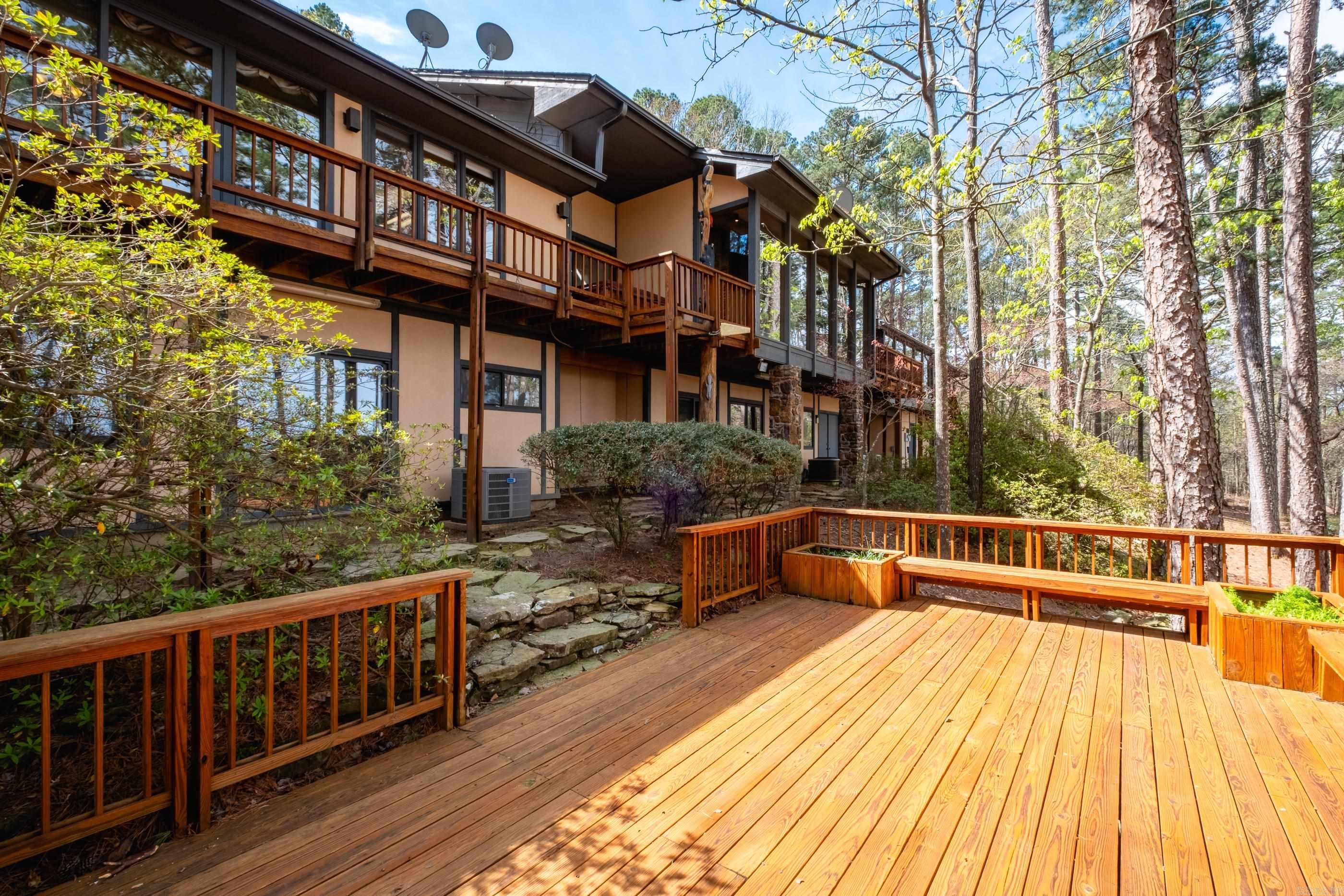 11201 Old Arkansas Drive  Roland, AR