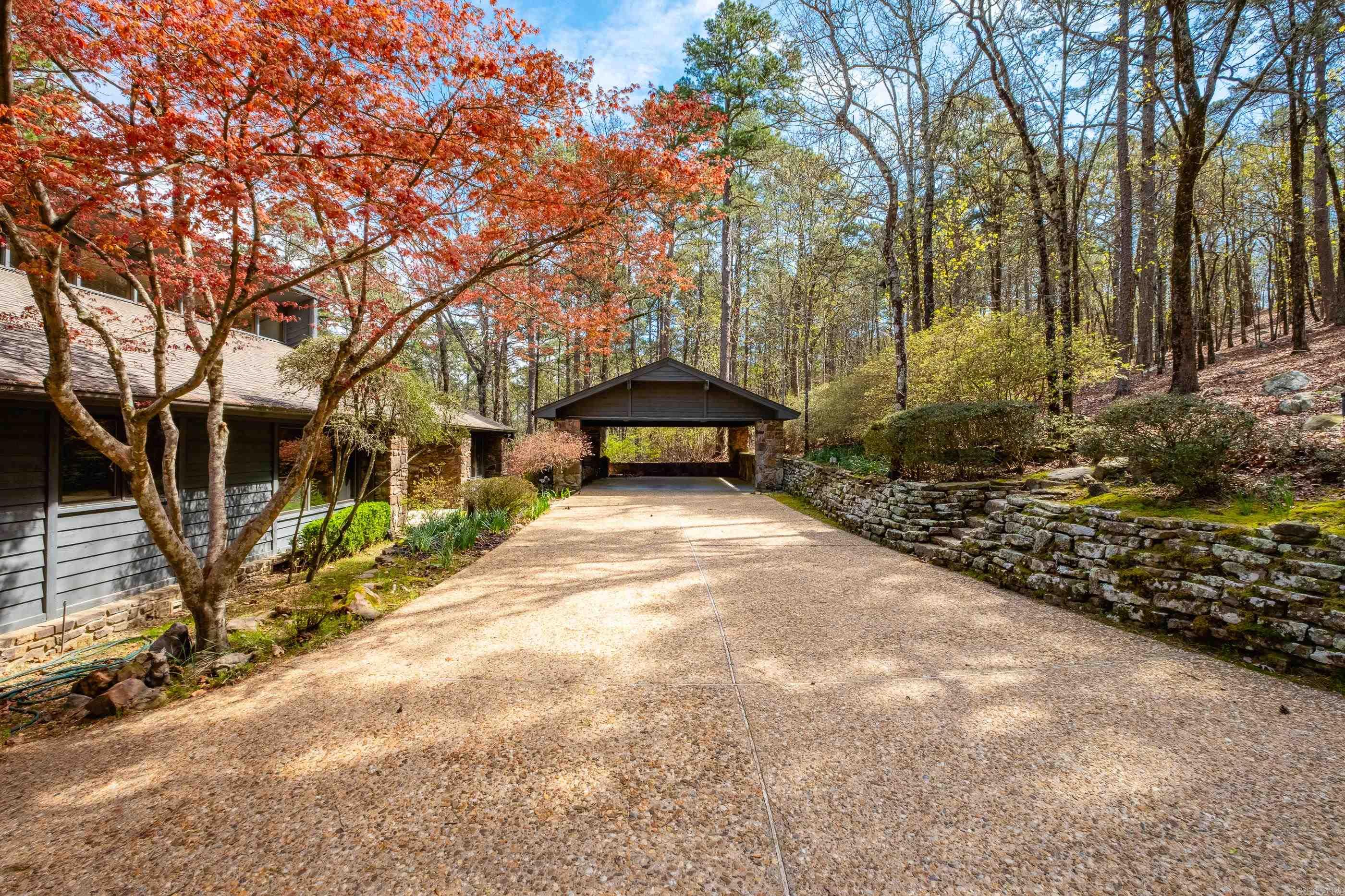 11201 Old Arkansas Drive  Roland, AR