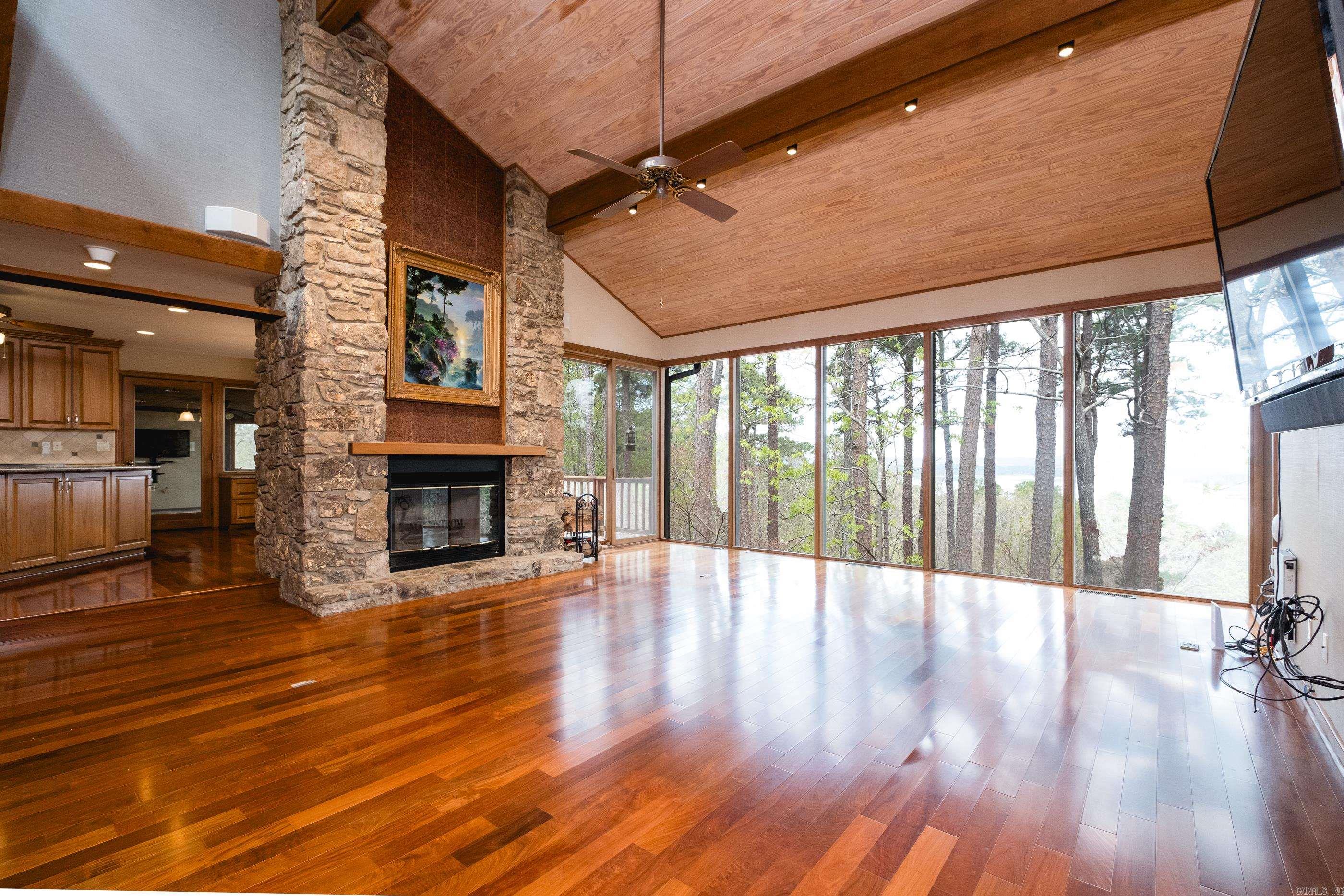 11201 Old Arkansas Drive  Roland, AR