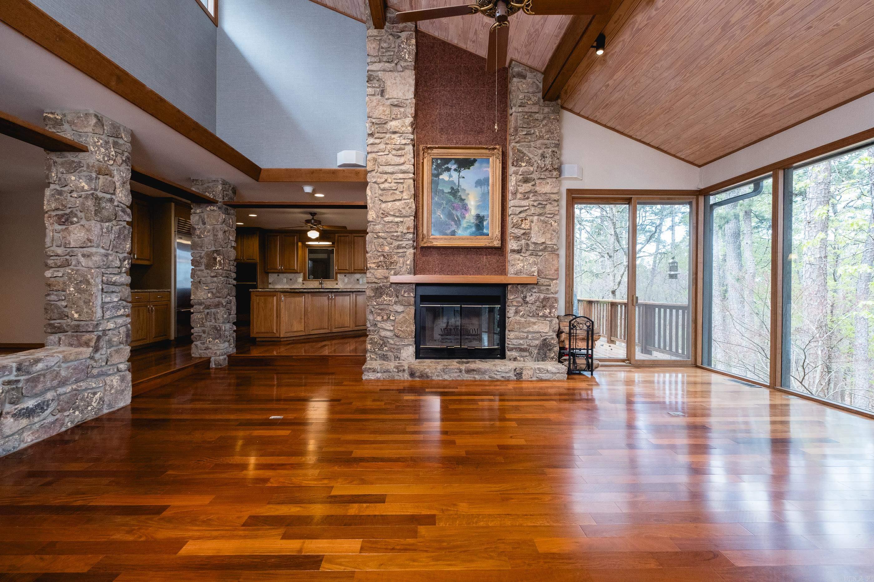 11201 Old Arkansas Drive  Roland, AR