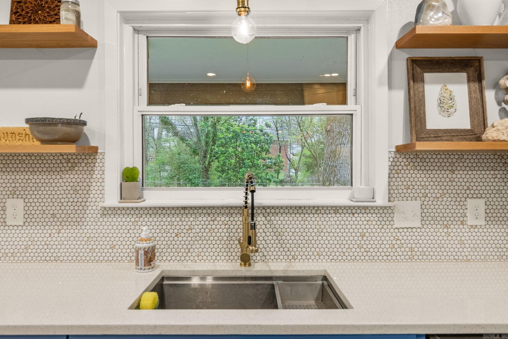 7217 APACHE  Little Rock, AR