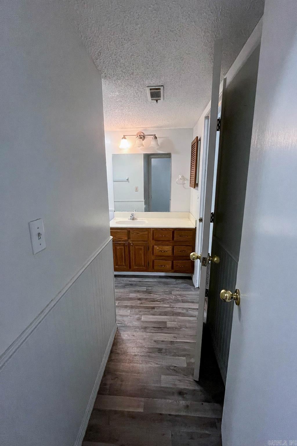 6 Akokisa Dr Cherokee Village, AR 72529
