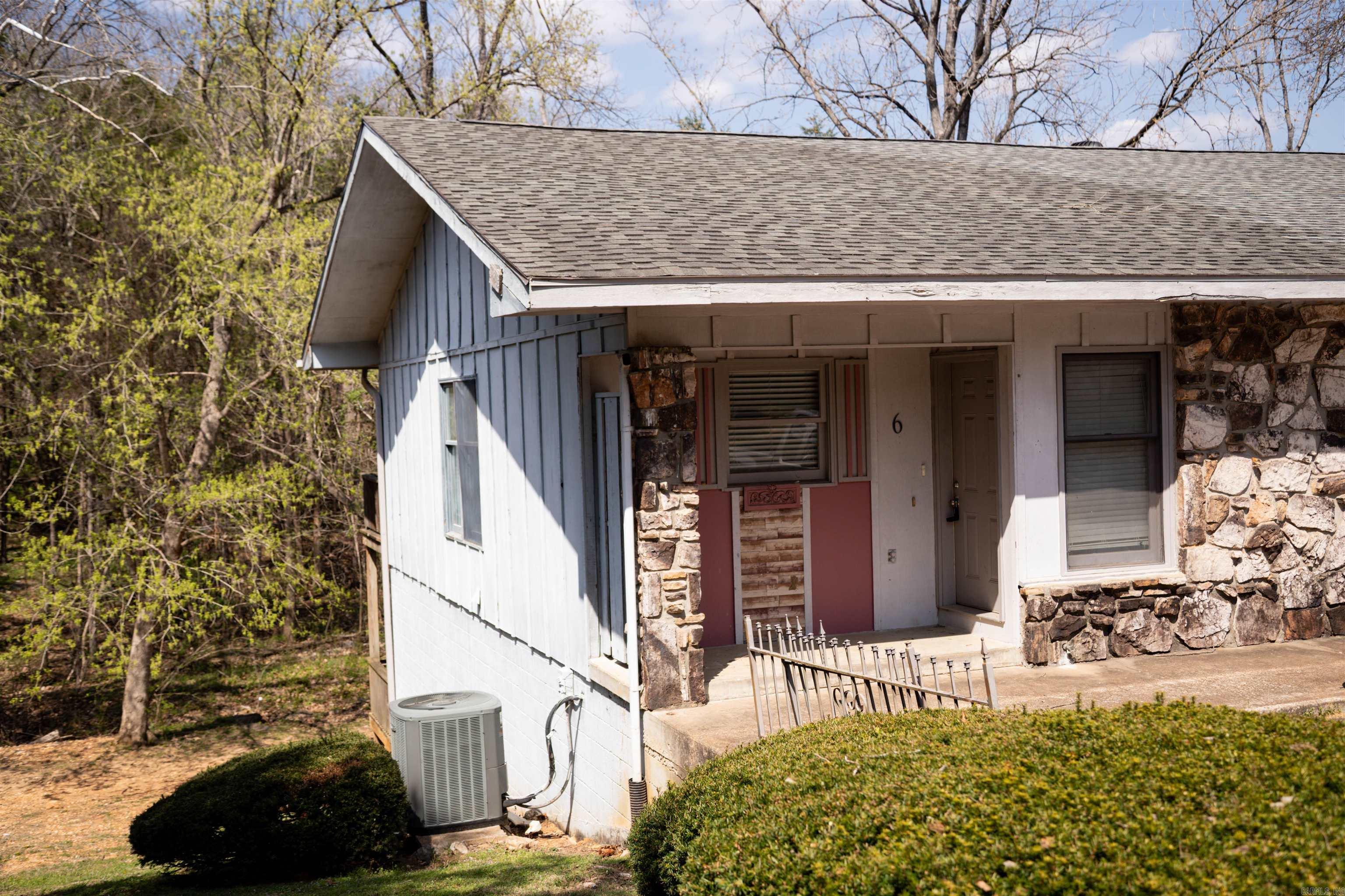 6 Akokisa Dr Cherokee Village, AR 72529