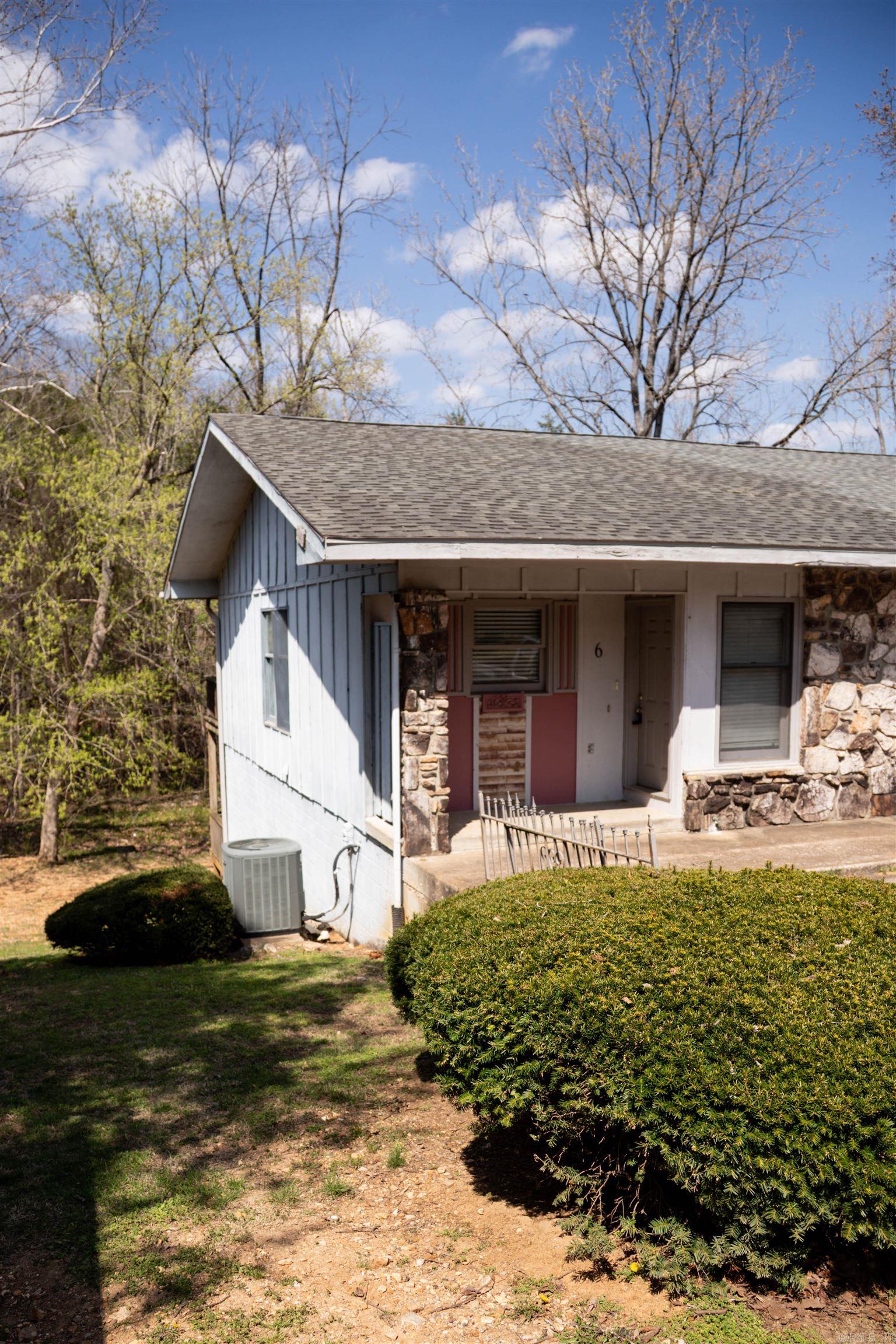 6 Akokisa Dr Cherokee Village, AR 72529