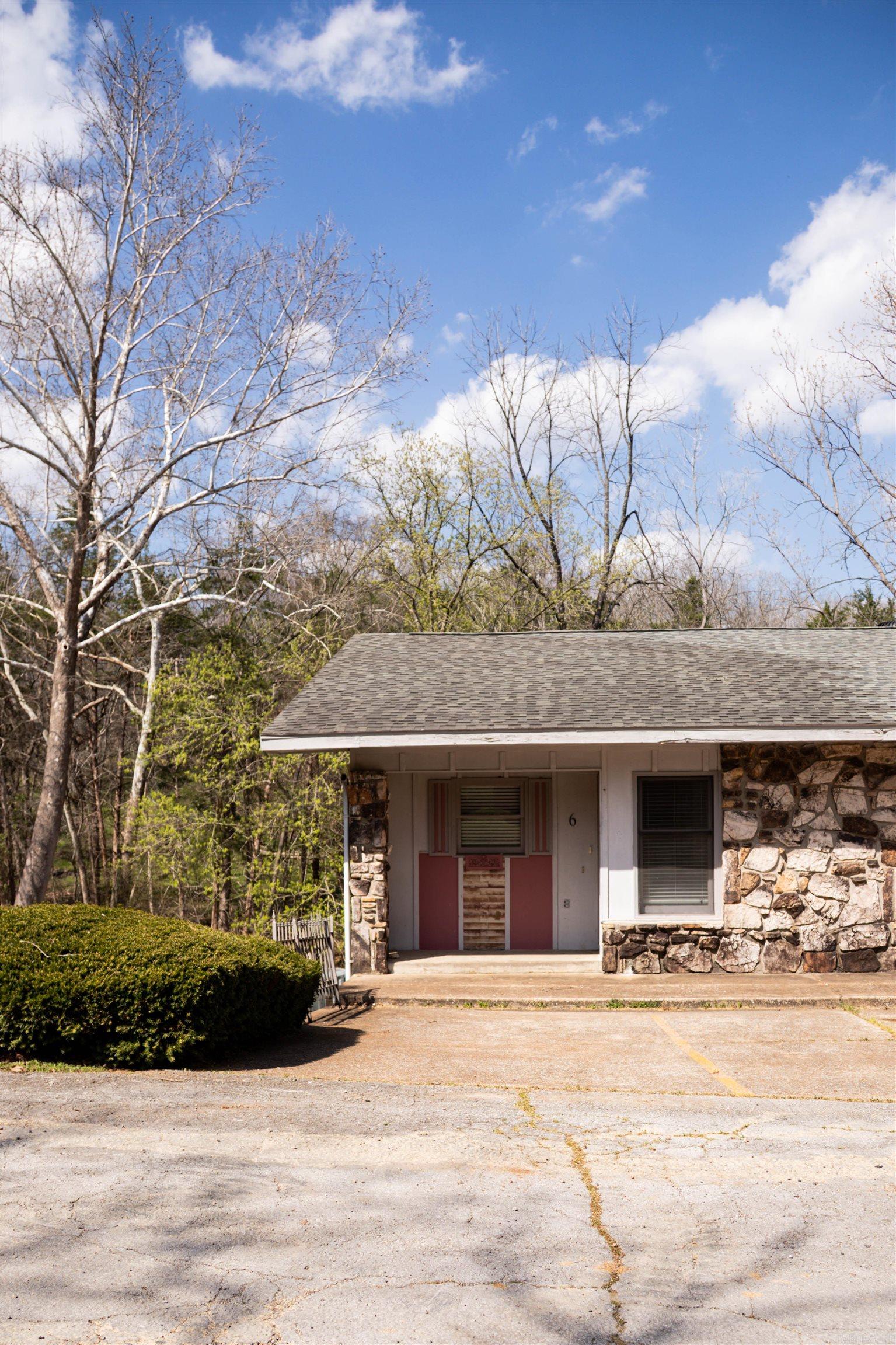 6 Akokisa Dr Cherokee Village, AR 72529