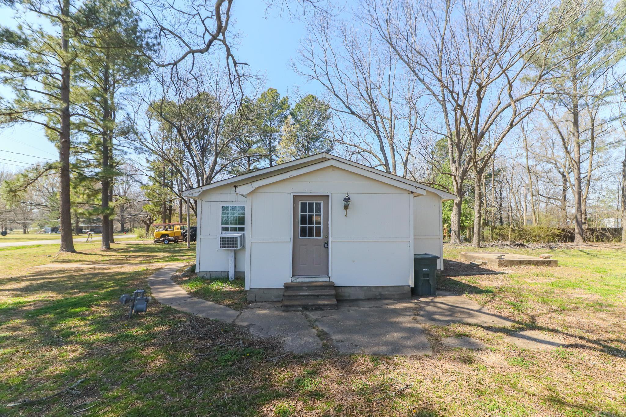 205 E Matthews  Brookland, AR