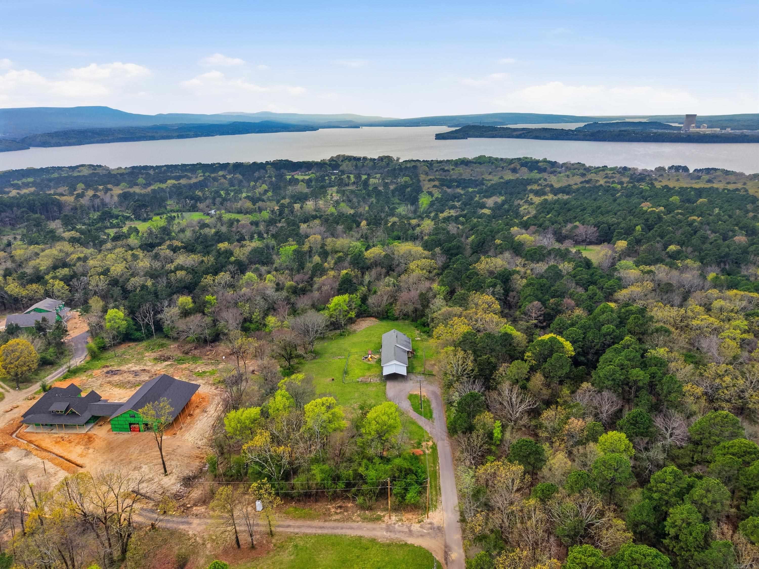 3425 River View  Russellville, AR