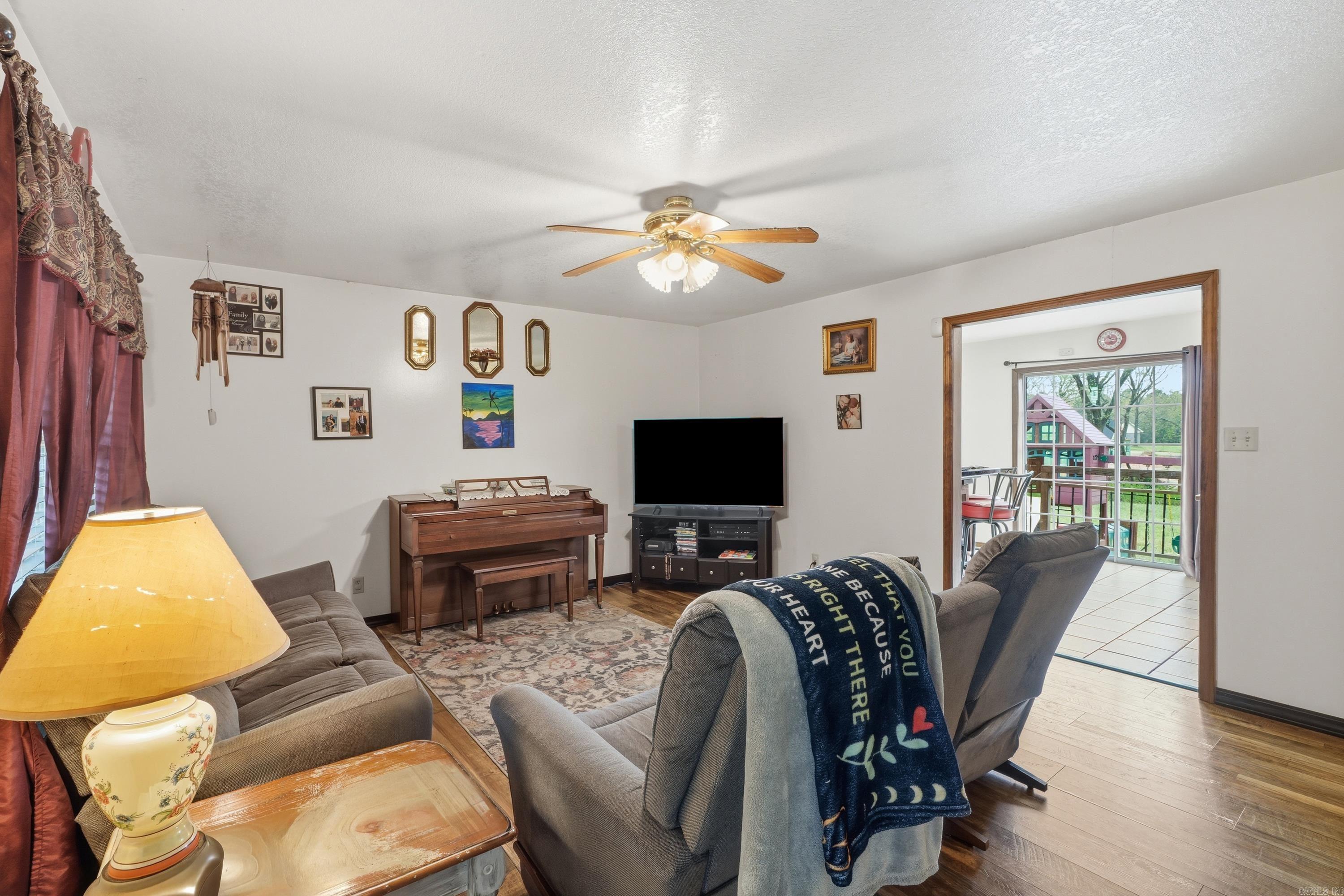 3425 River View  Russellville, AR