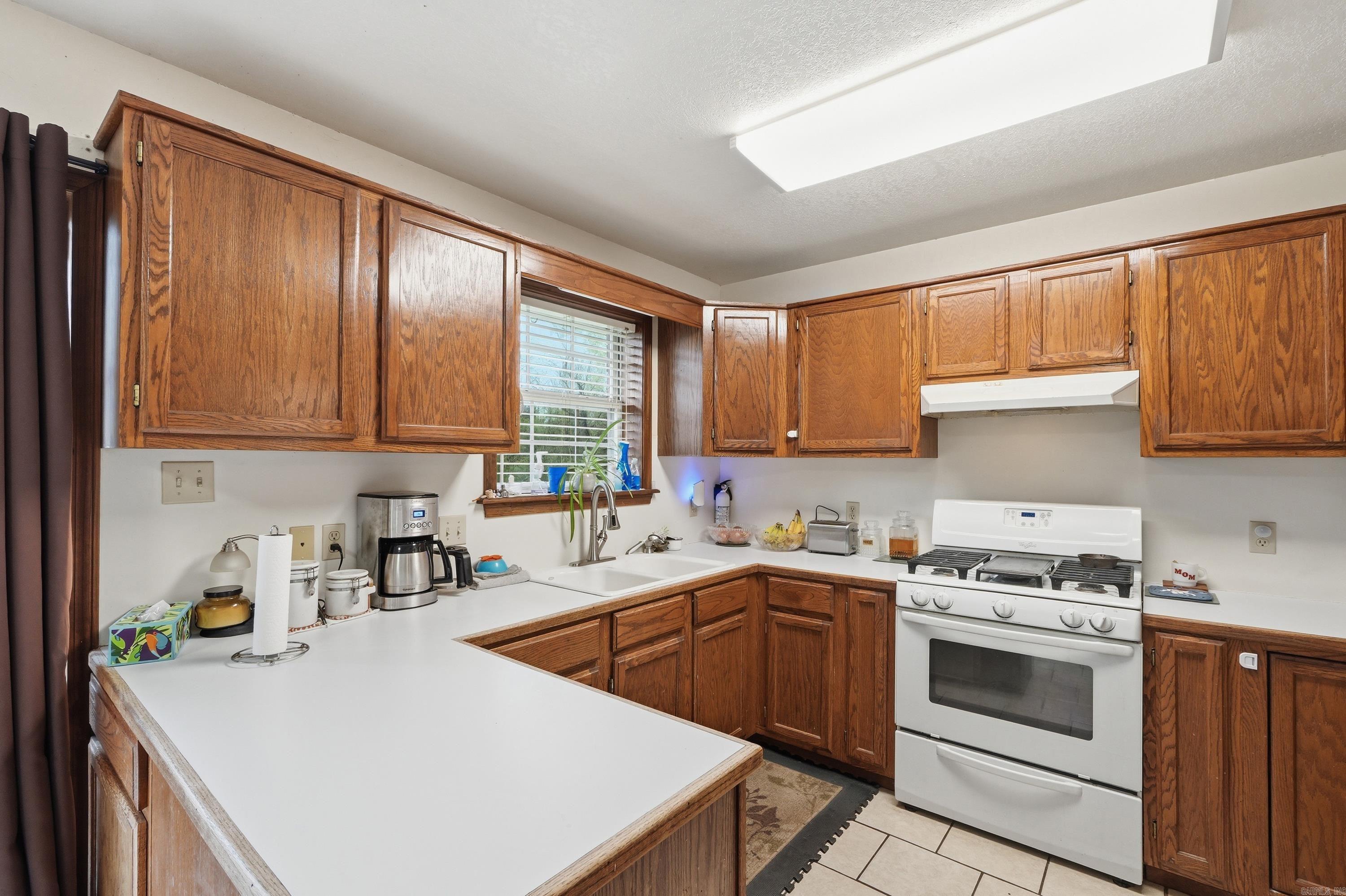 3425 River View  Russellville, AR