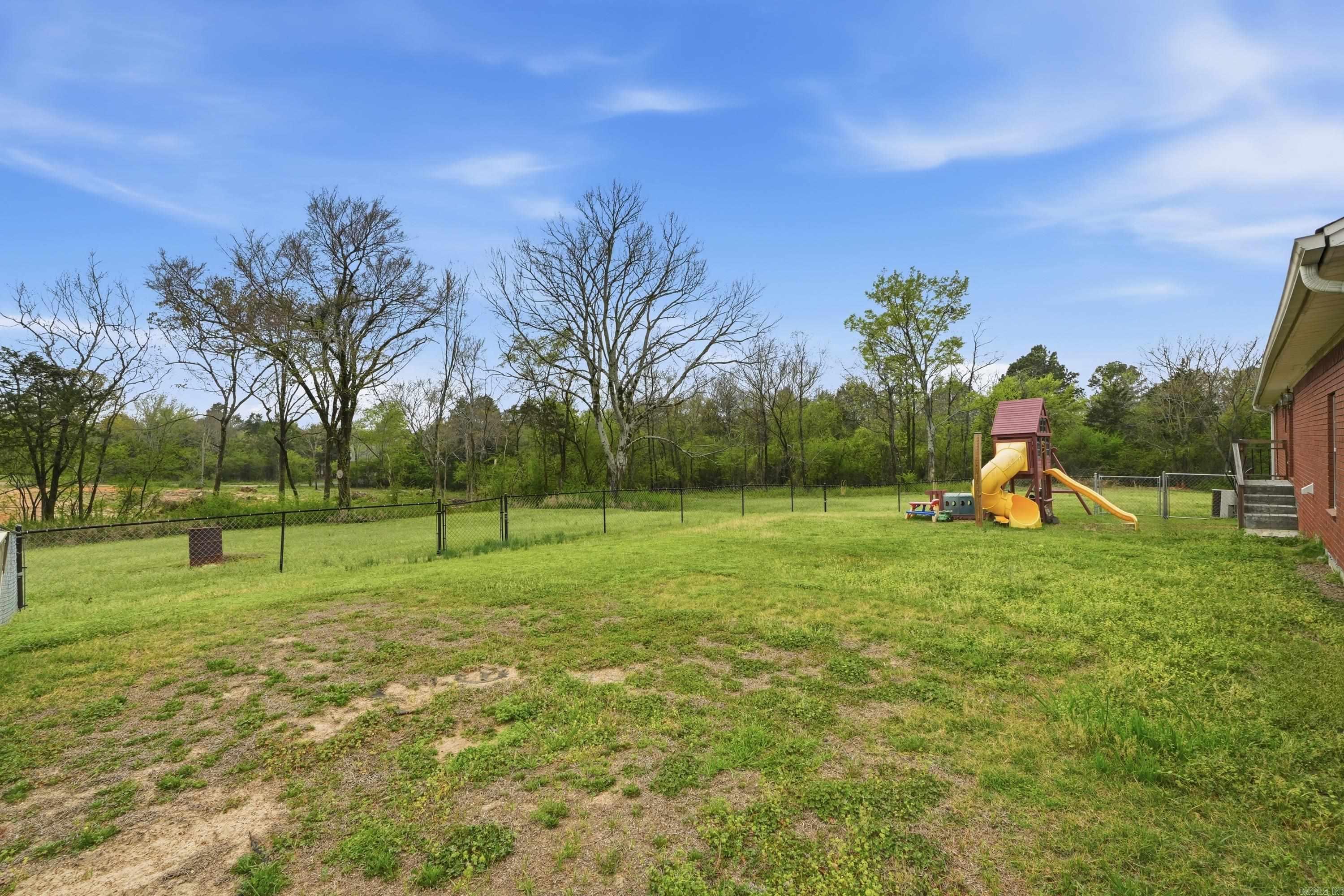 3425 River View  Russellville, AR