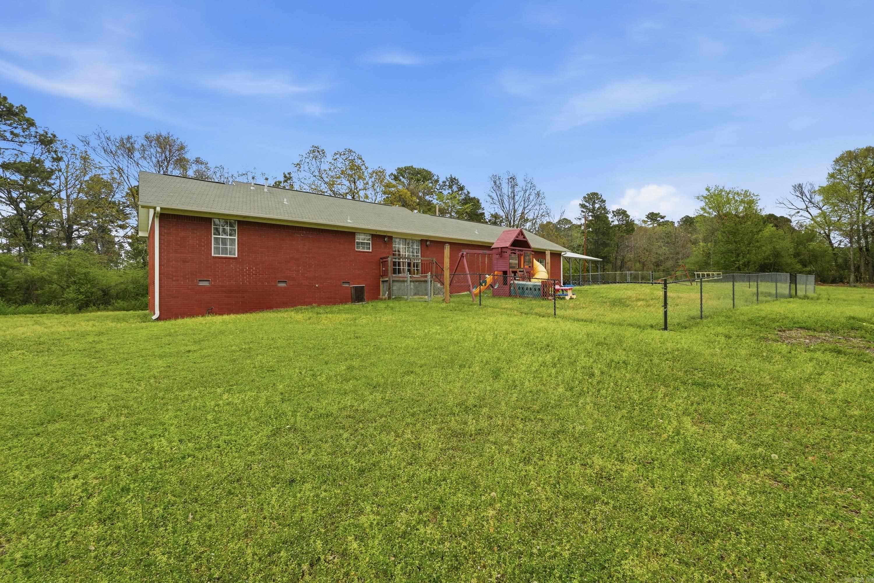 3425 River View  Russellville, AR