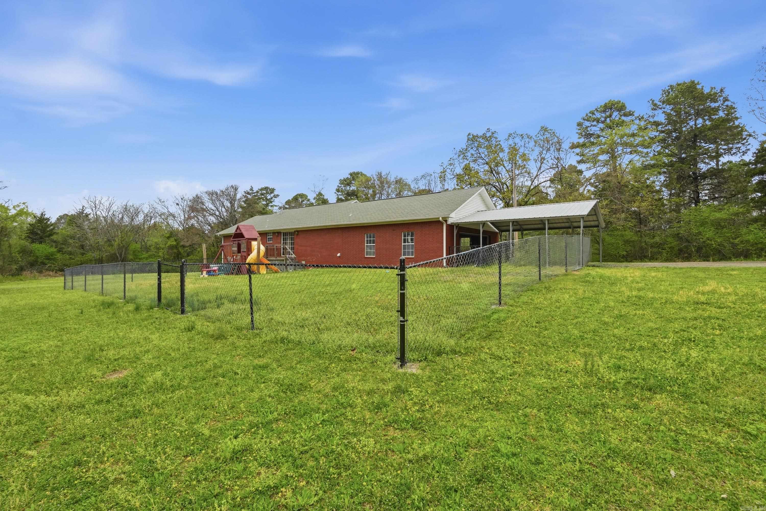 3425 River View  Russellville, AR