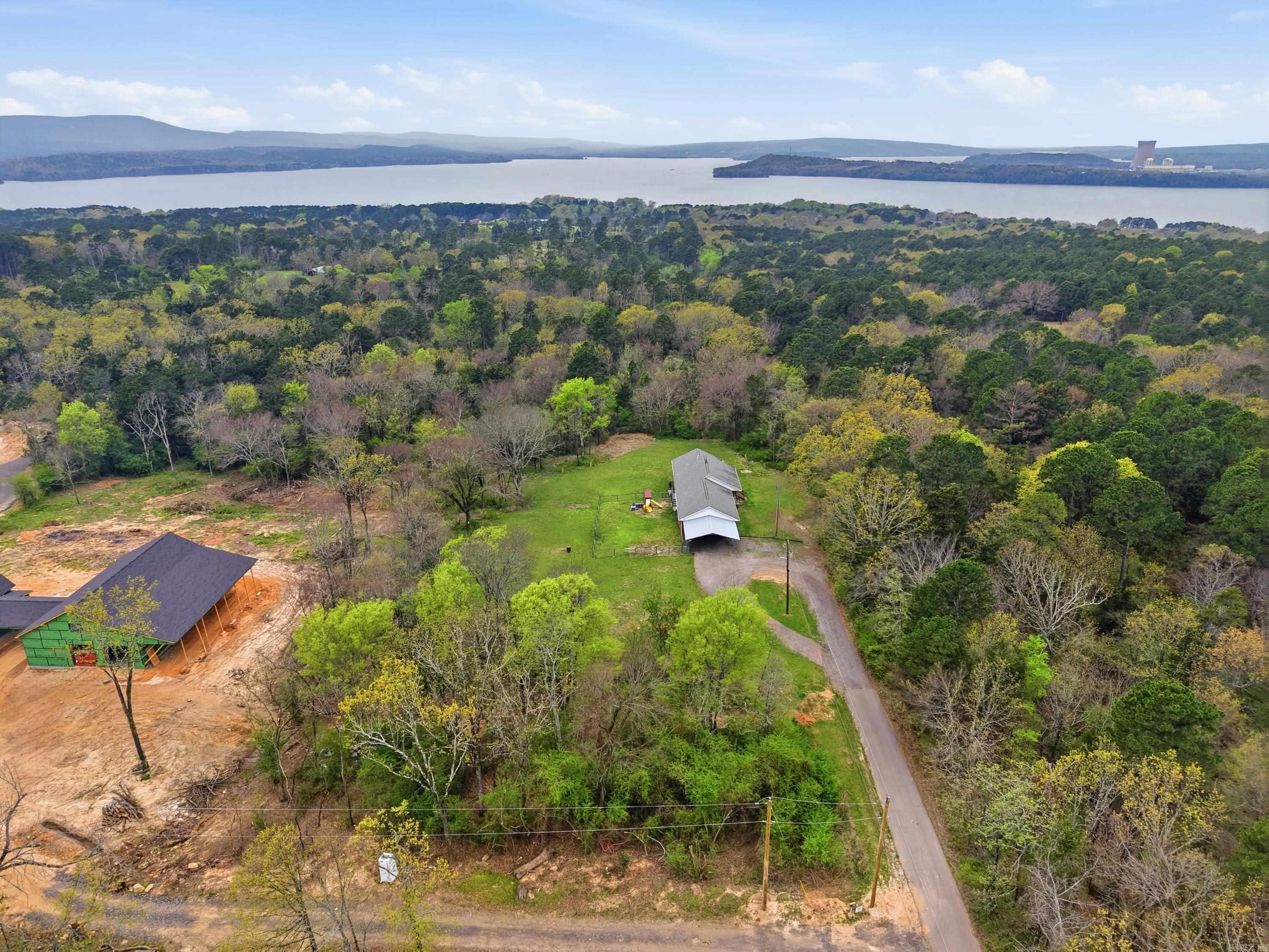 3425 River View  Russellville, AR