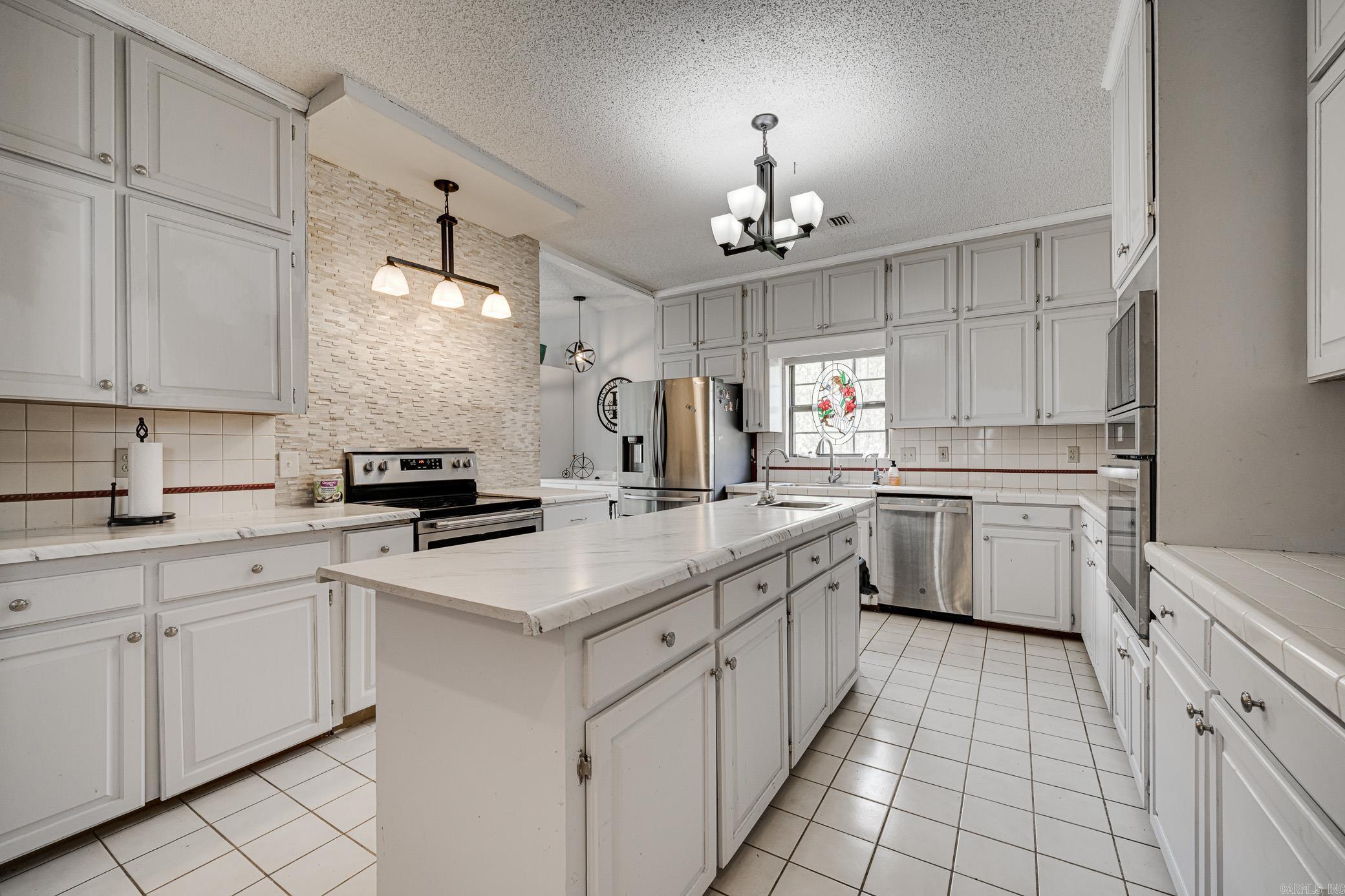 17 Ozark  Greenbrier, AR