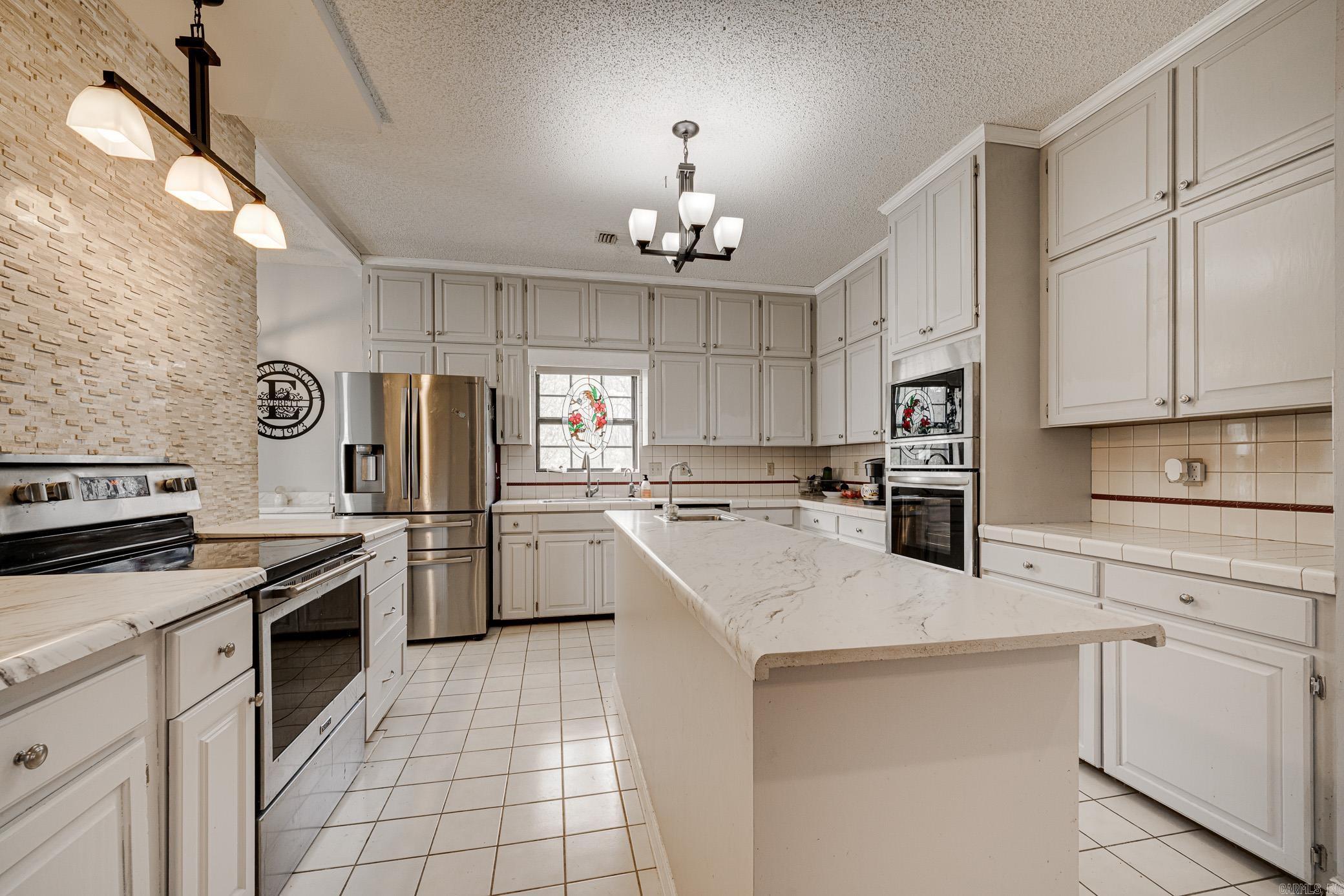 17 Ozark  Greenbrier, AR