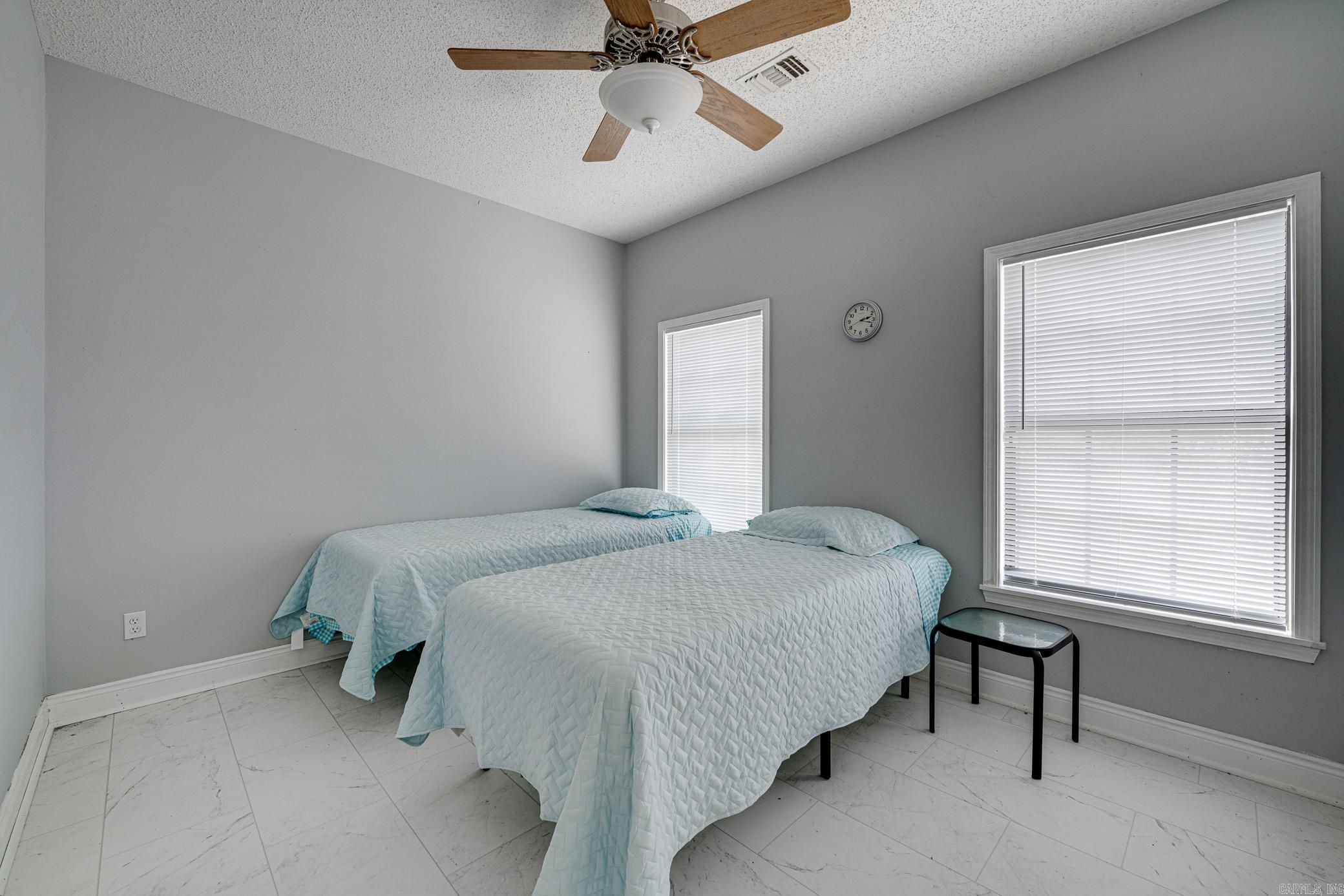 17 Ozark  Greenbrier, AR