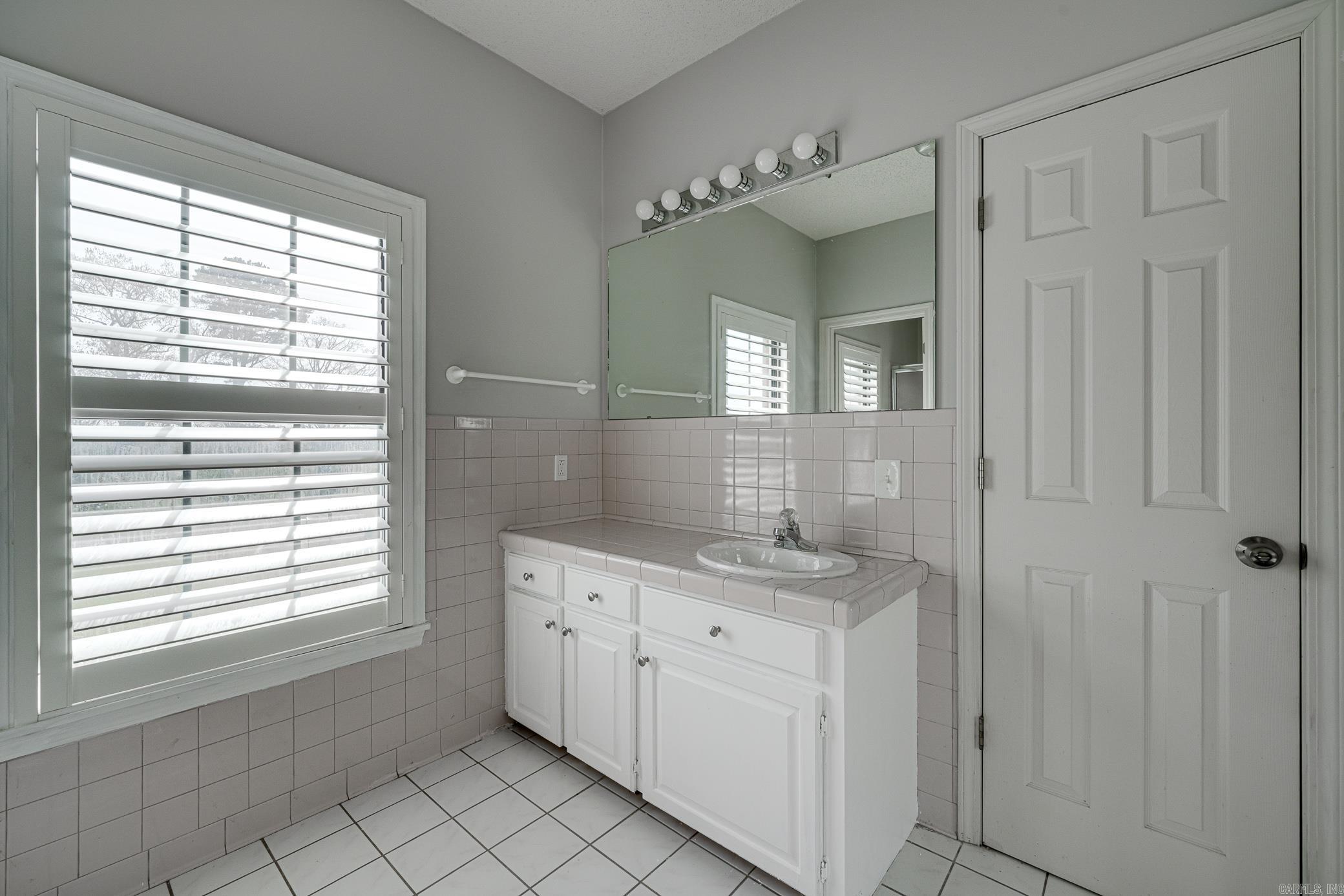 17 Ozark  Greenbrier, AR