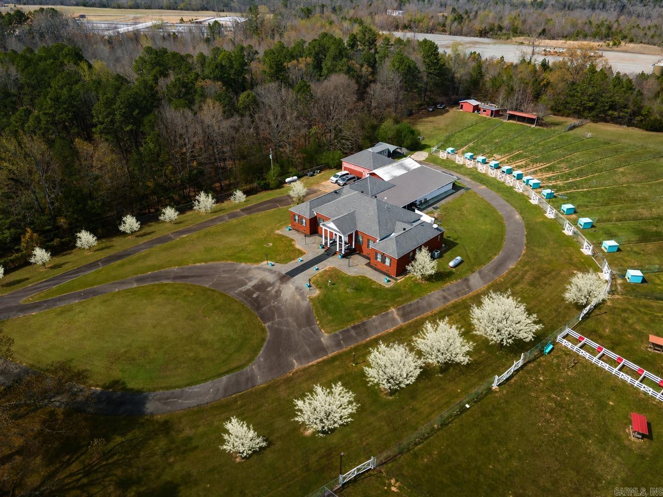 17 Ozark  Greenbrier, AR