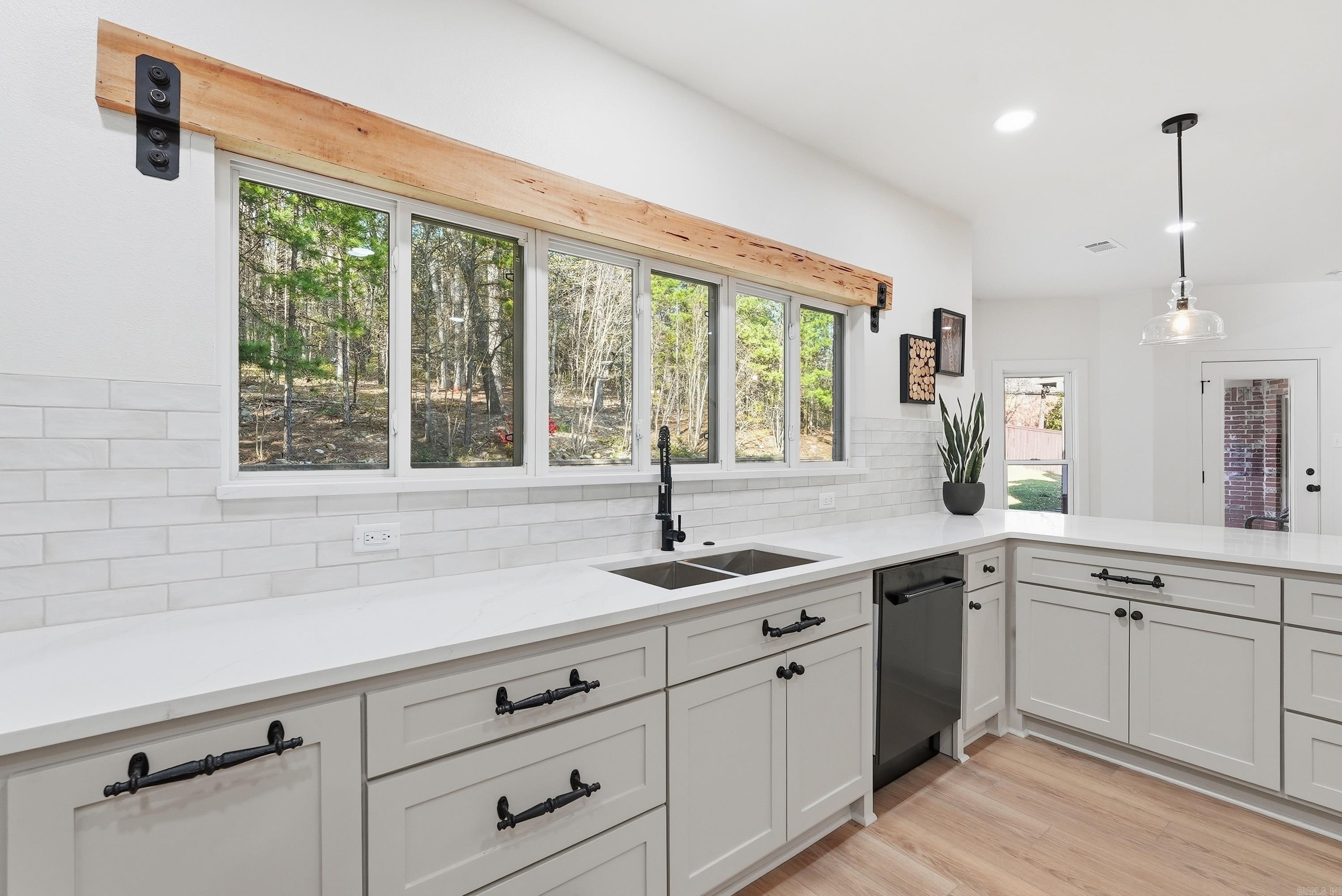 63 Talais  Little Rock, AR