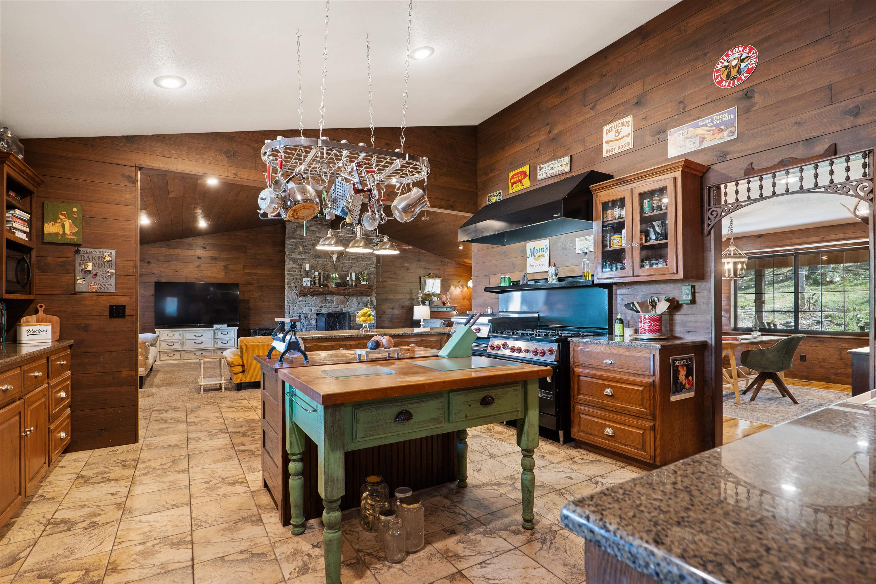 1024 Double Bridge Loop  Mountain View, AR