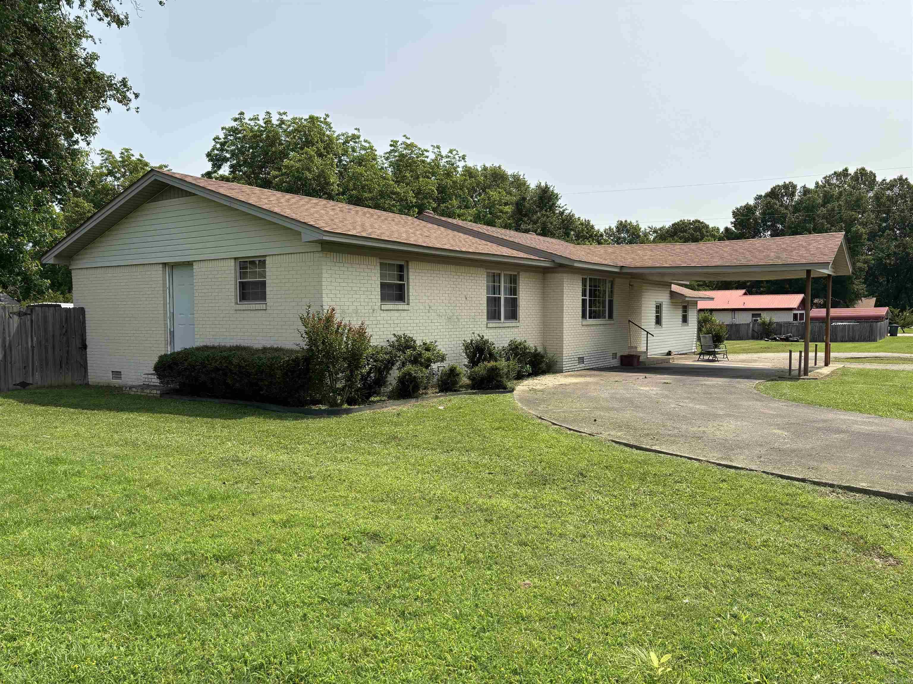 906 W Louisiana  Beebe, AR