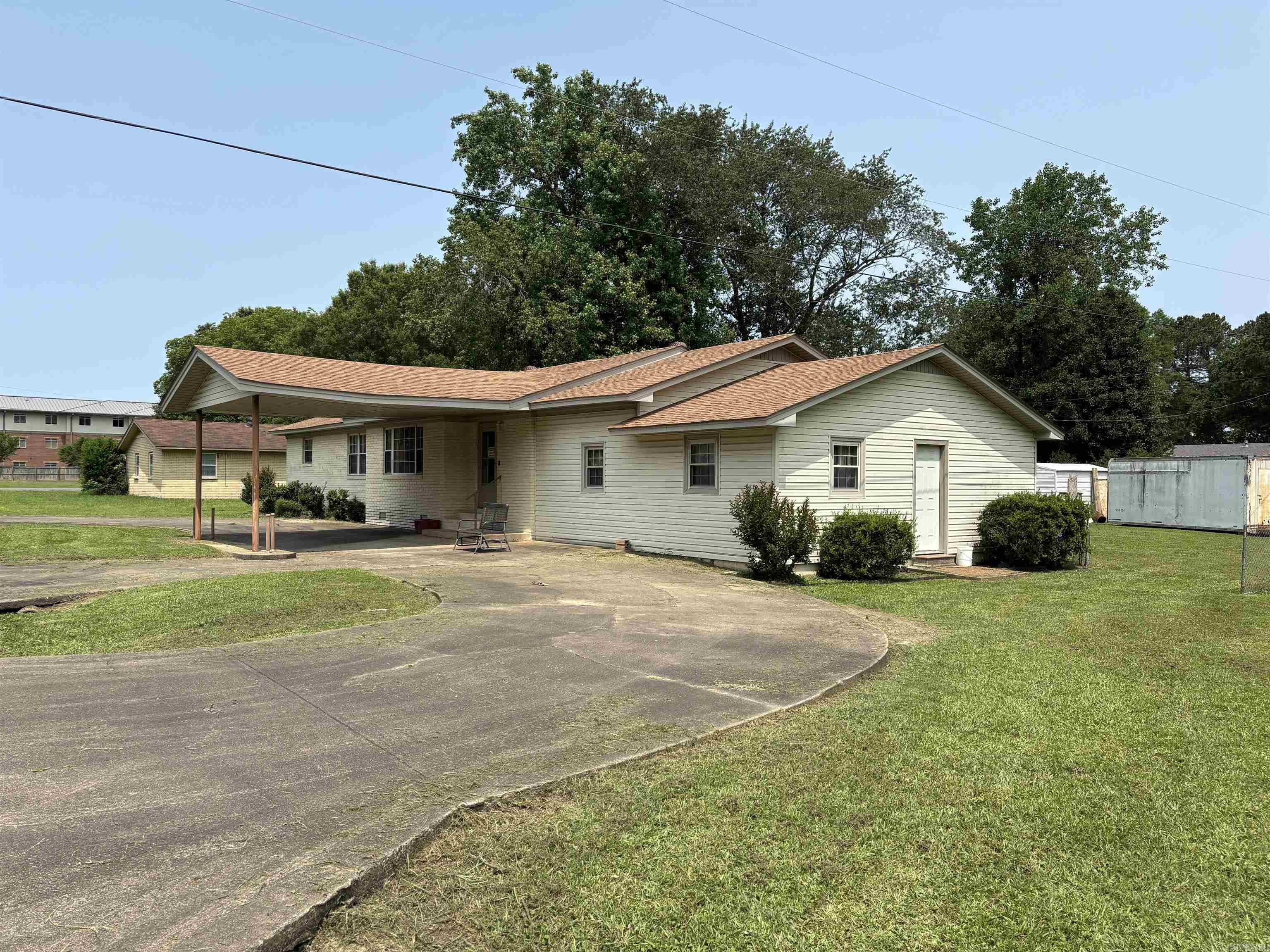 906 W Louisiana  Beebe, AR