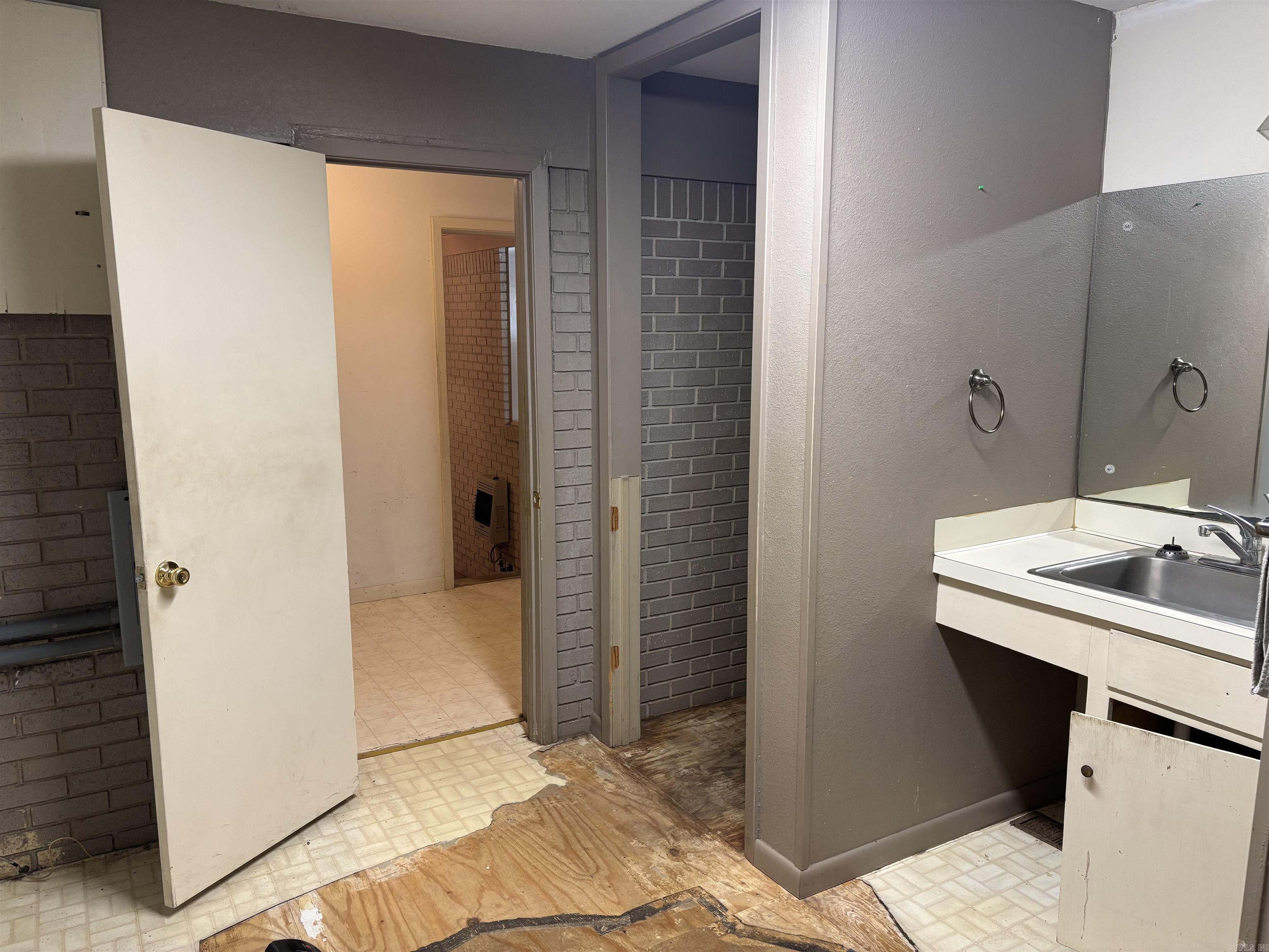 906 W Louisiana  Beebe, AR