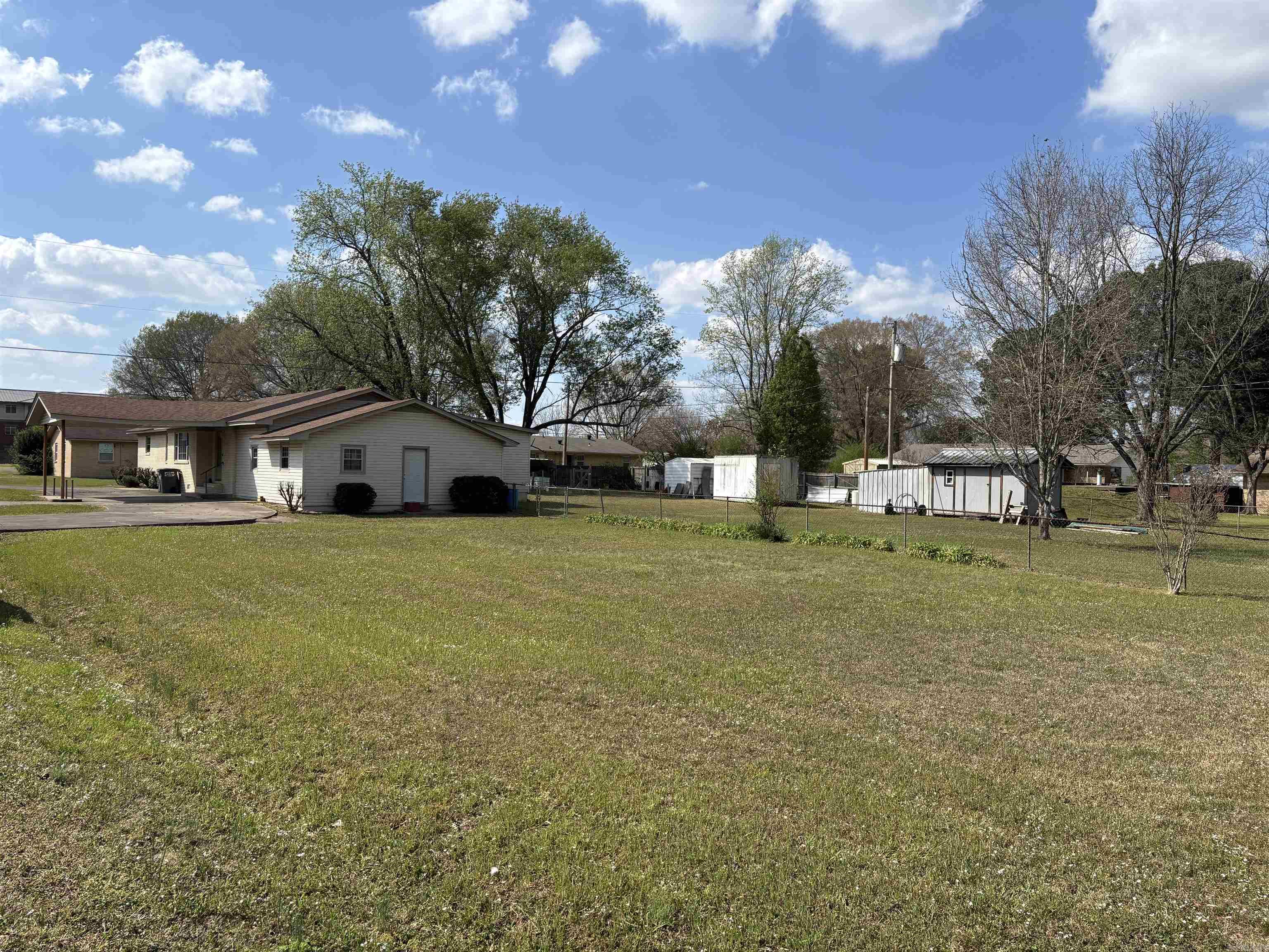 906 W Louisiana  Beebe, AR