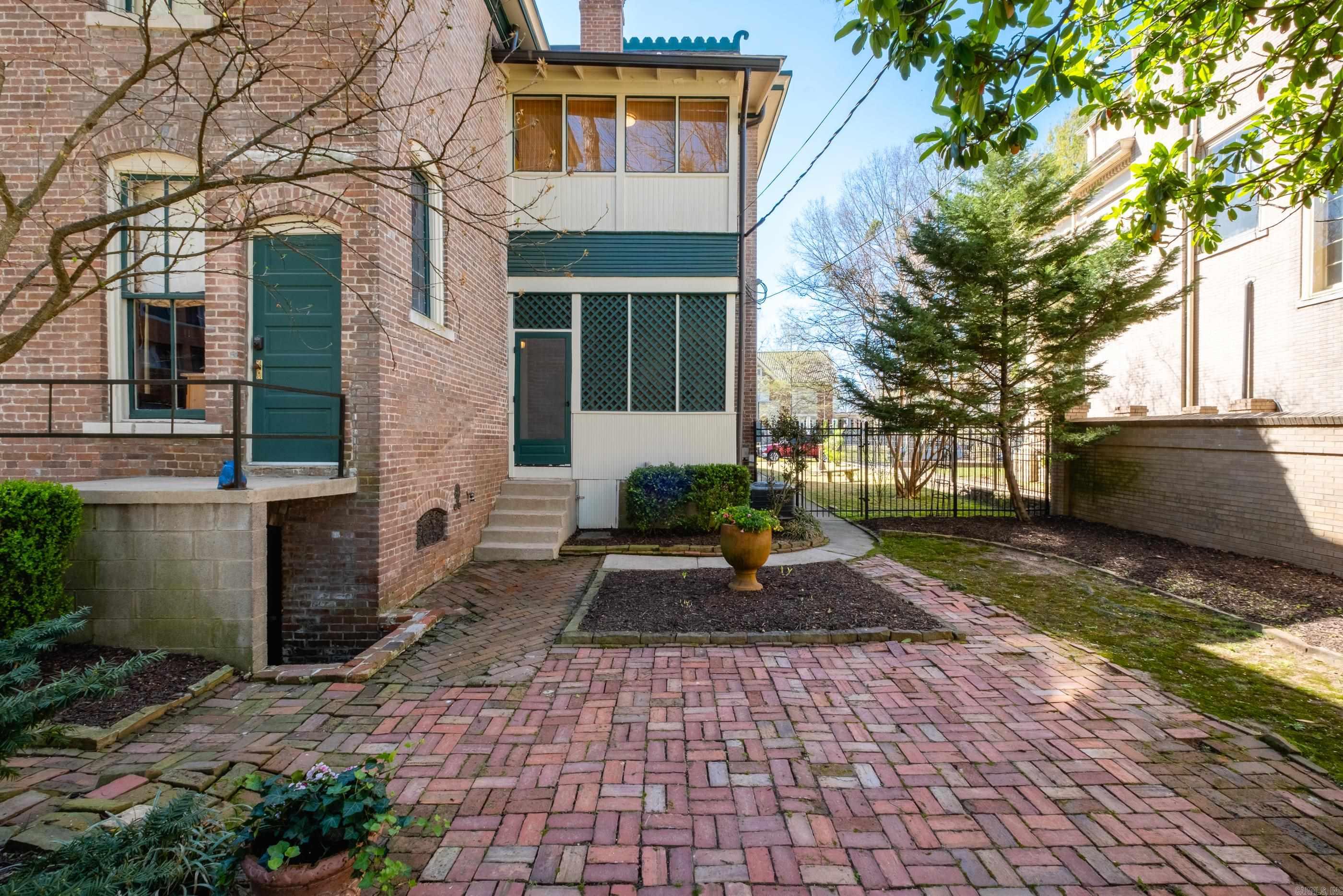 1805 S Arch Street  Little Rock, AR