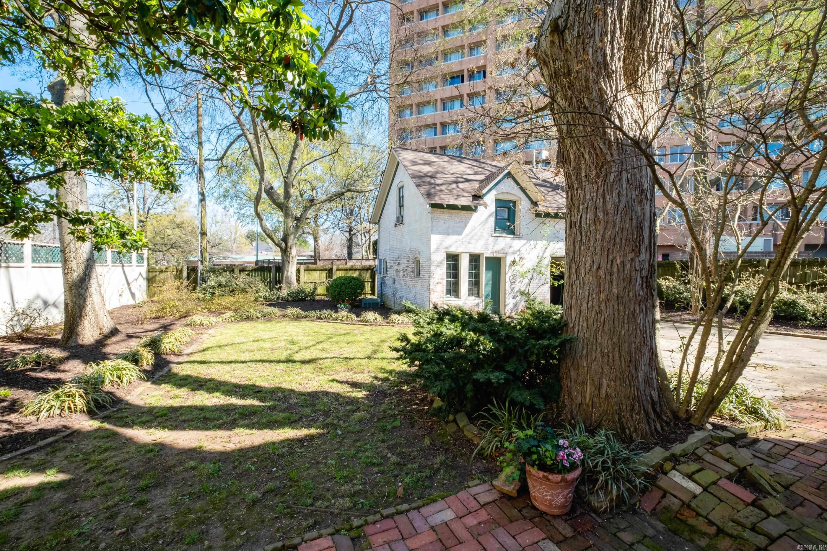 1805 S Arch Street  Little Rock, AR