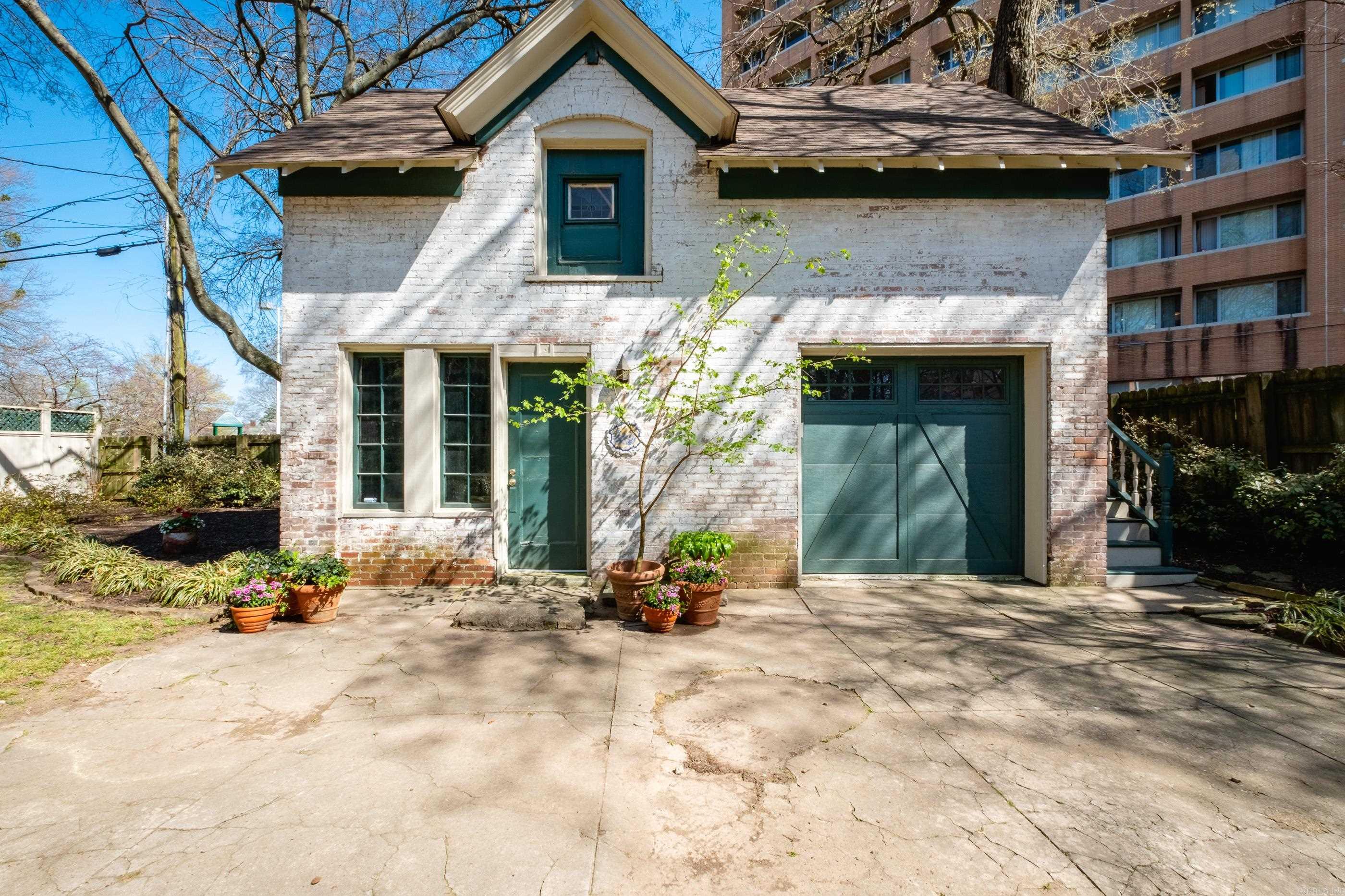 1805 S Arch Street  Little Rock, AR