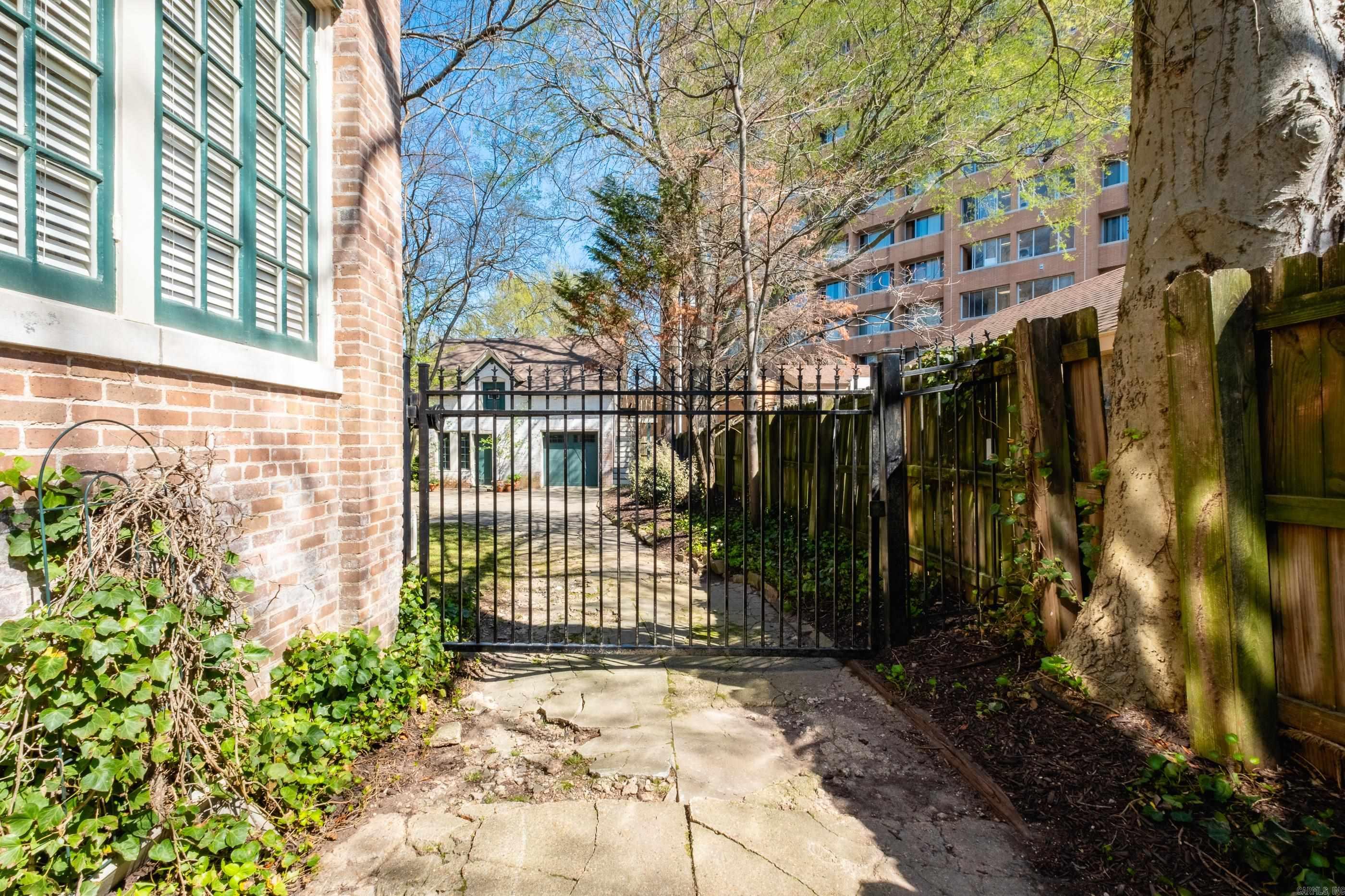 1805 S Arch Street  Little Rock, AR