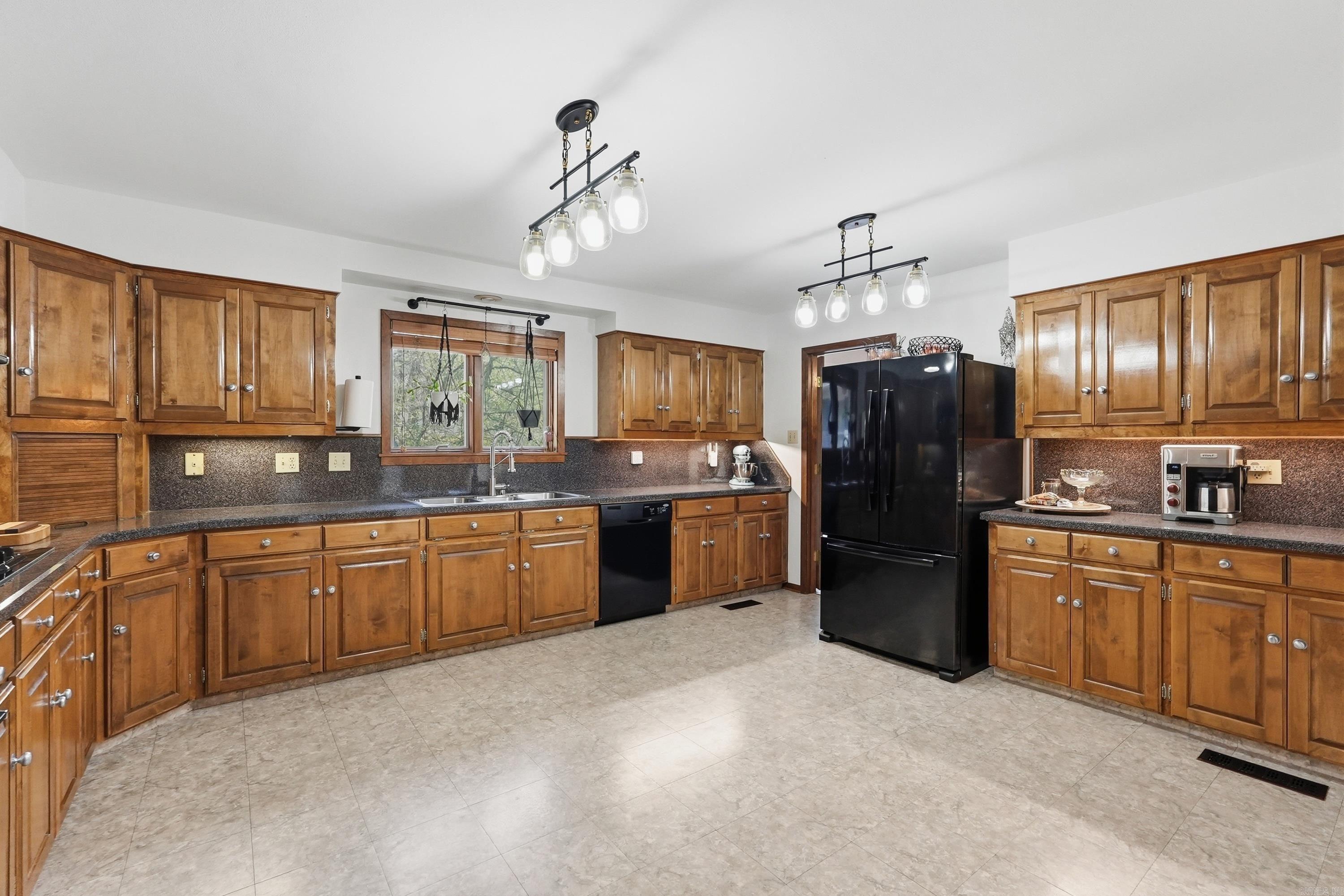 1190 Cambridge  Benton, AR