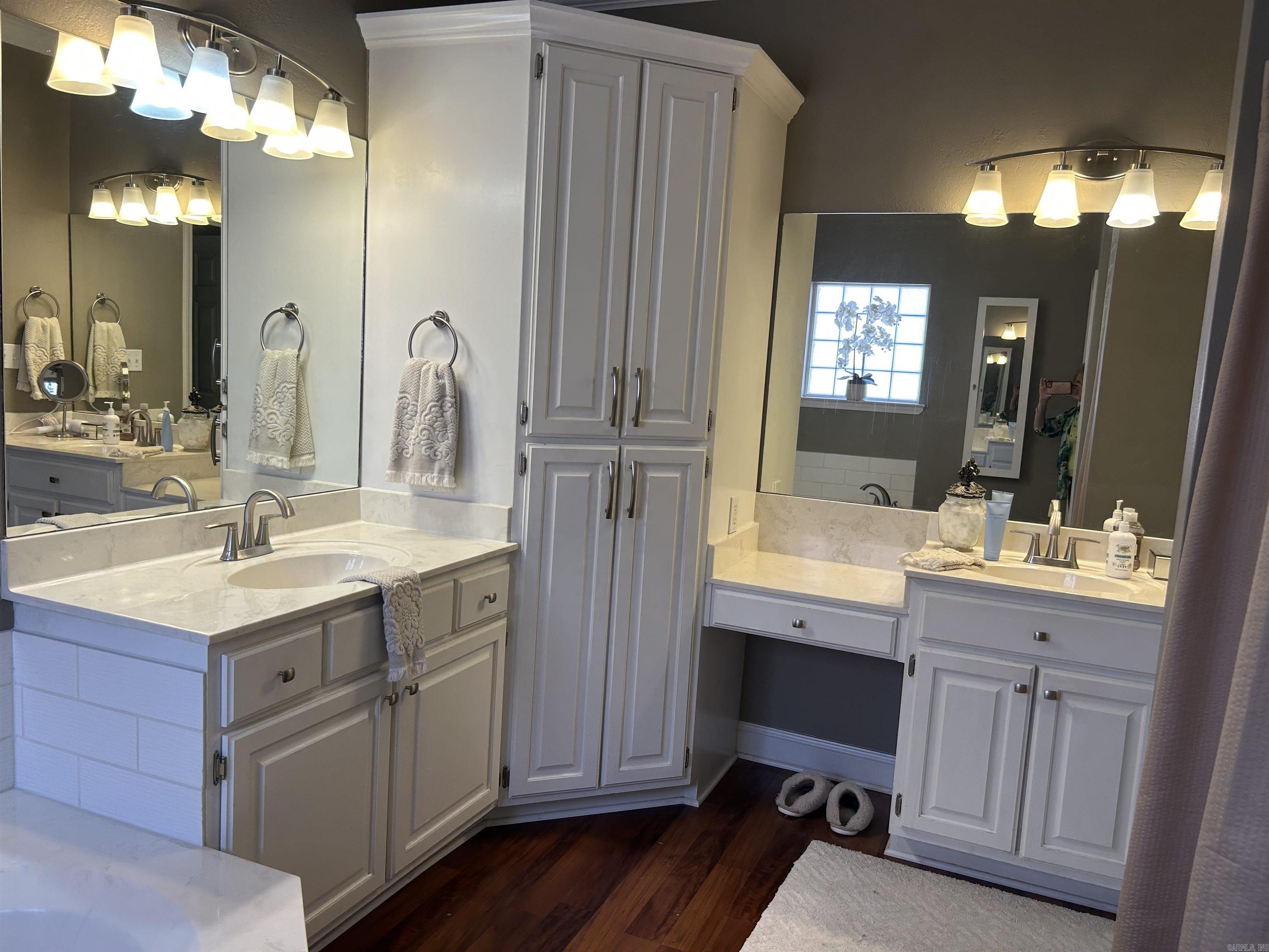 24 Ozark  Maumelle, AR