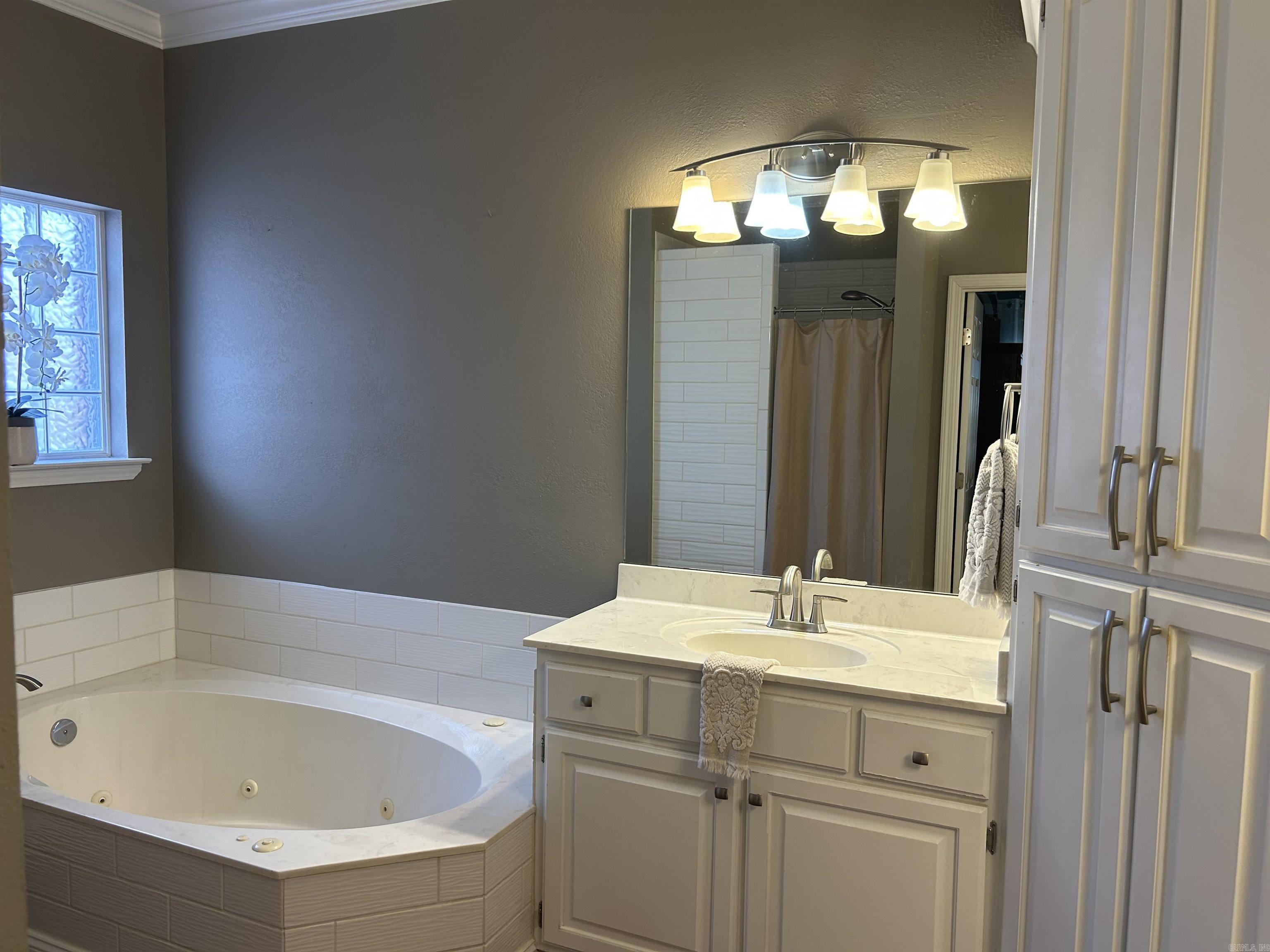 24 Ozark  Maumelle, AR