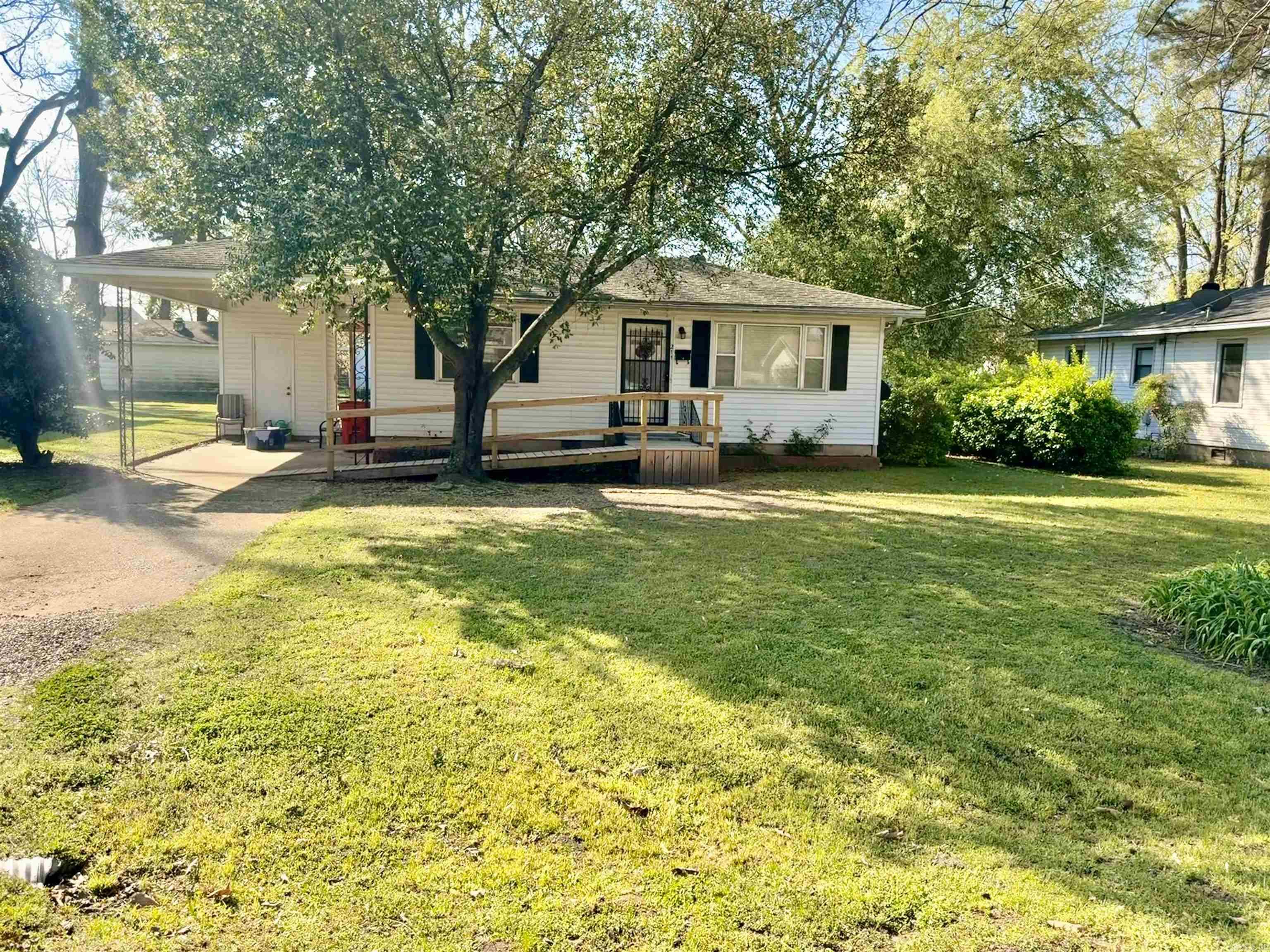 211 Rock  Dardanelle, AR