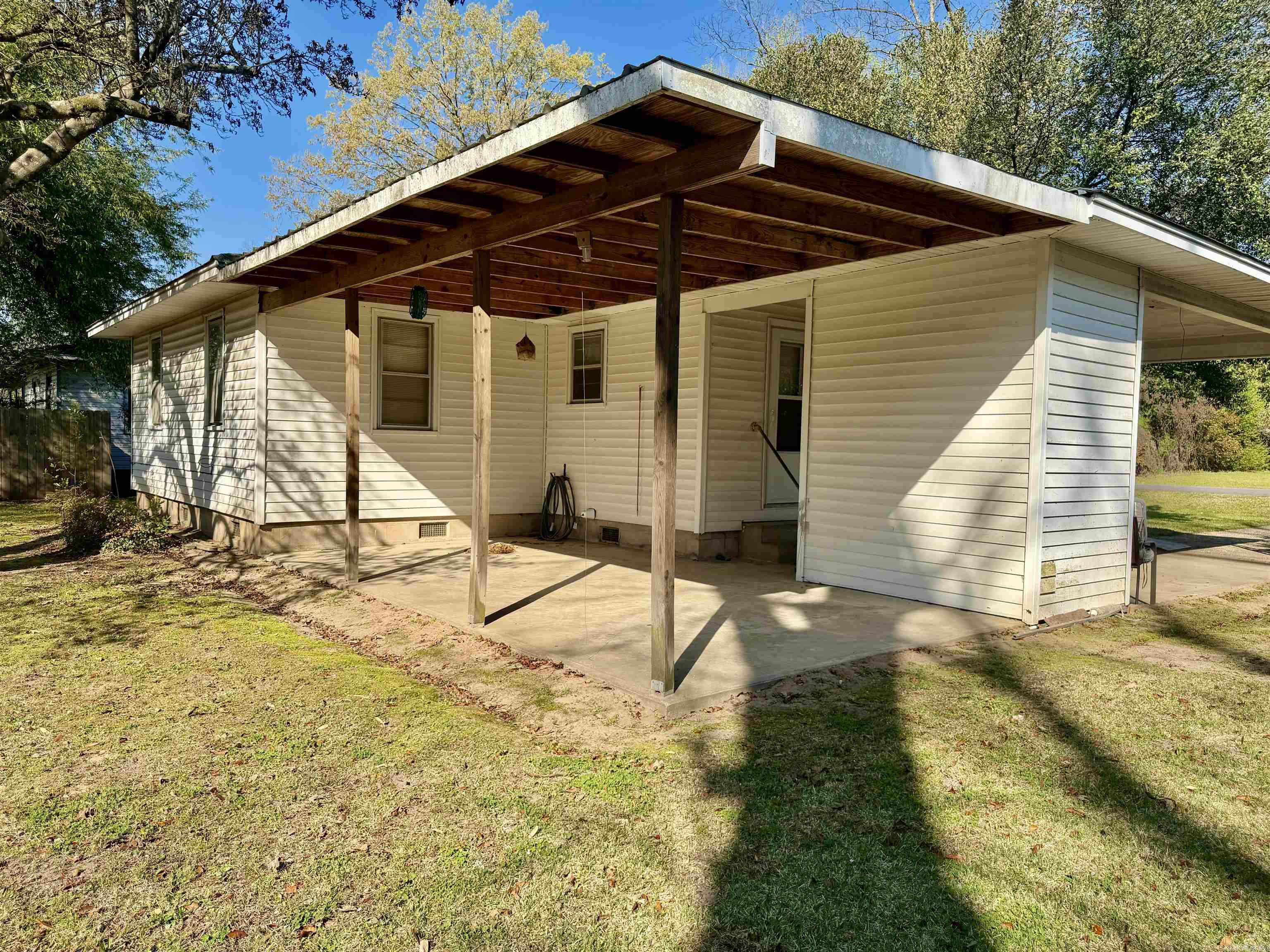 211 Rock  Dardanelle, AR