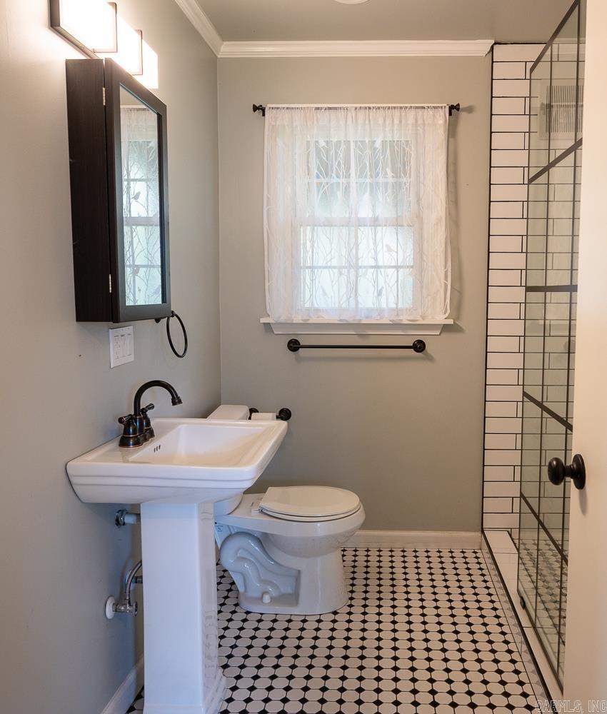 1924 Pine Valley  Little Rock, AR